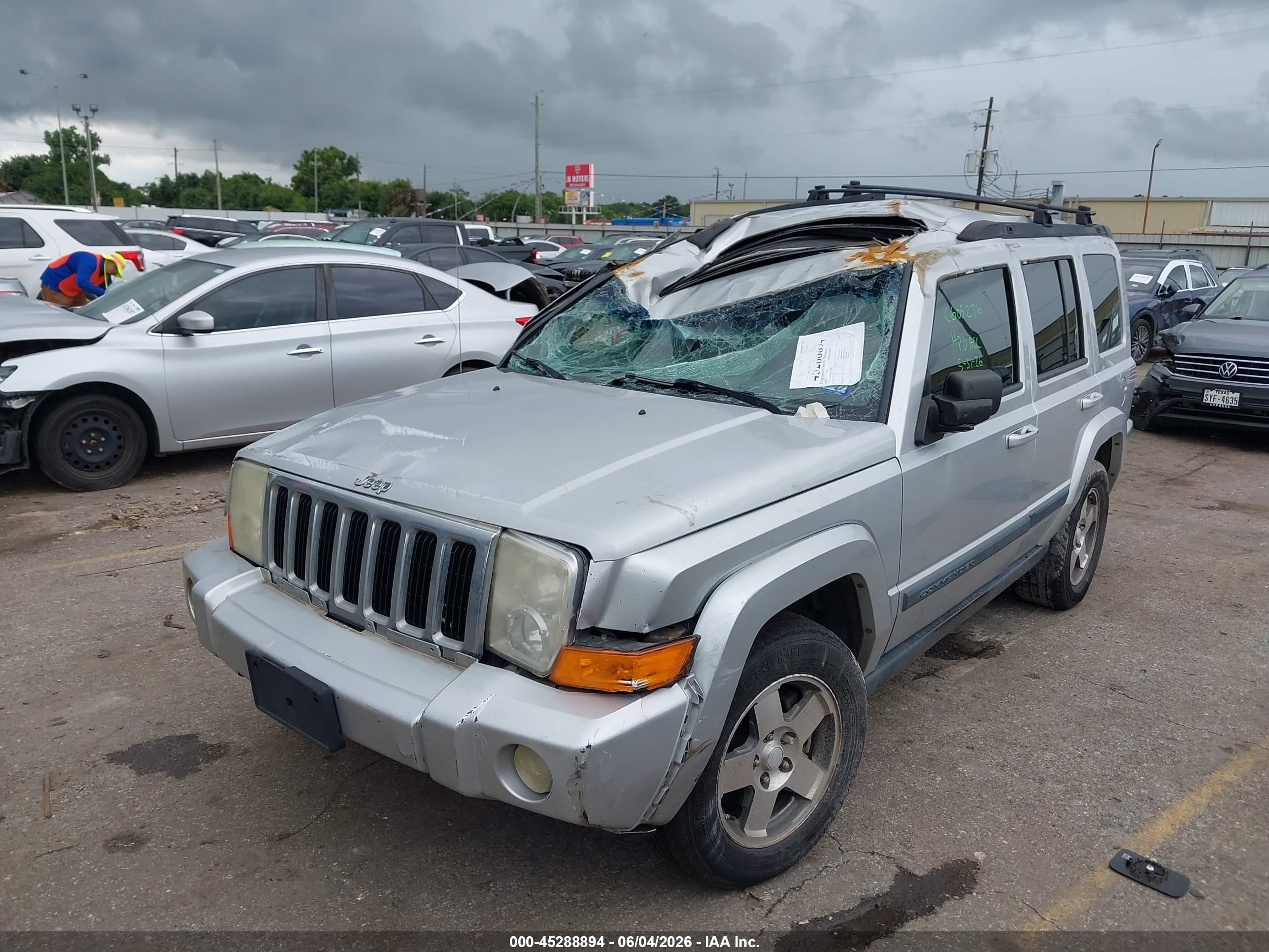 2009 Jeep Commander Sport Silver vin: 1J8HH48KX9C516007