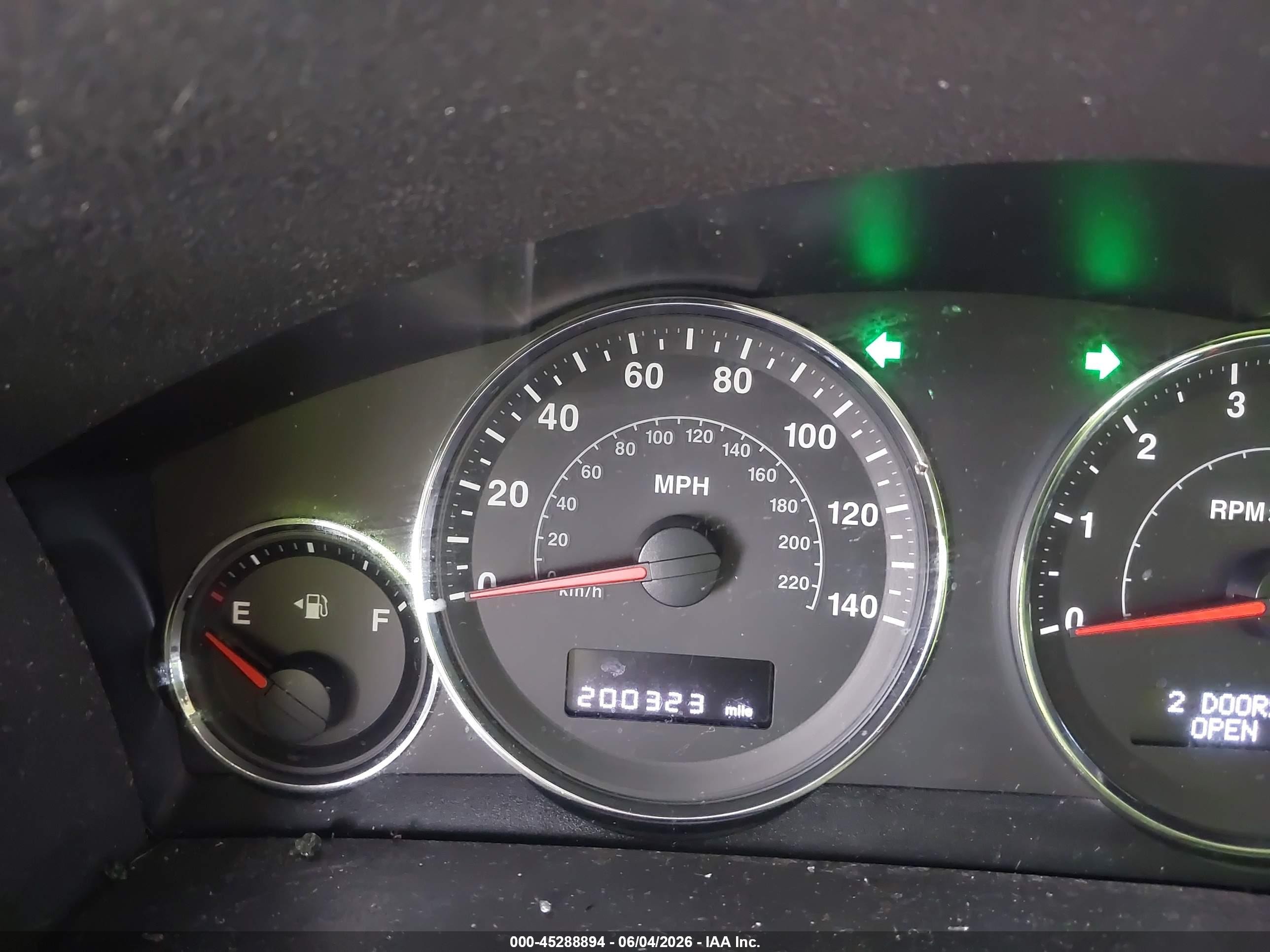 2009 Jeep Commander Sport Silver vin: 1J8HH48KX9C516007