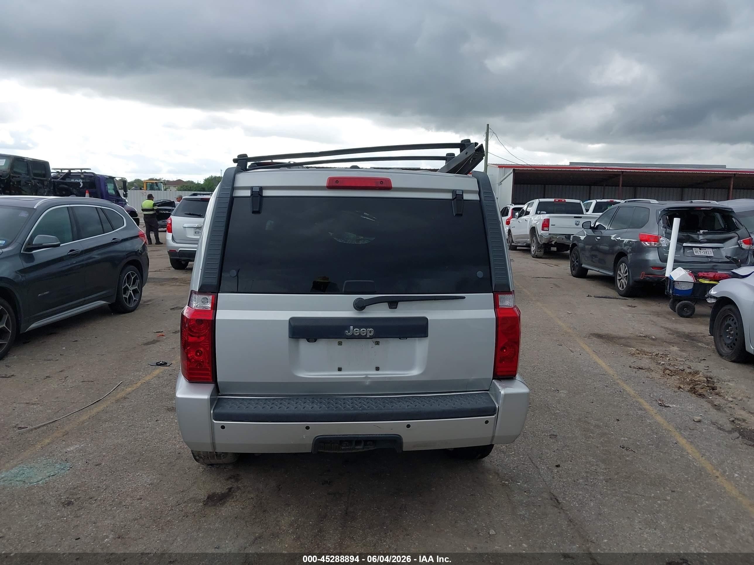 2009 Jeep Commander Sport Silver vin: 1J8HH48KX9C516007