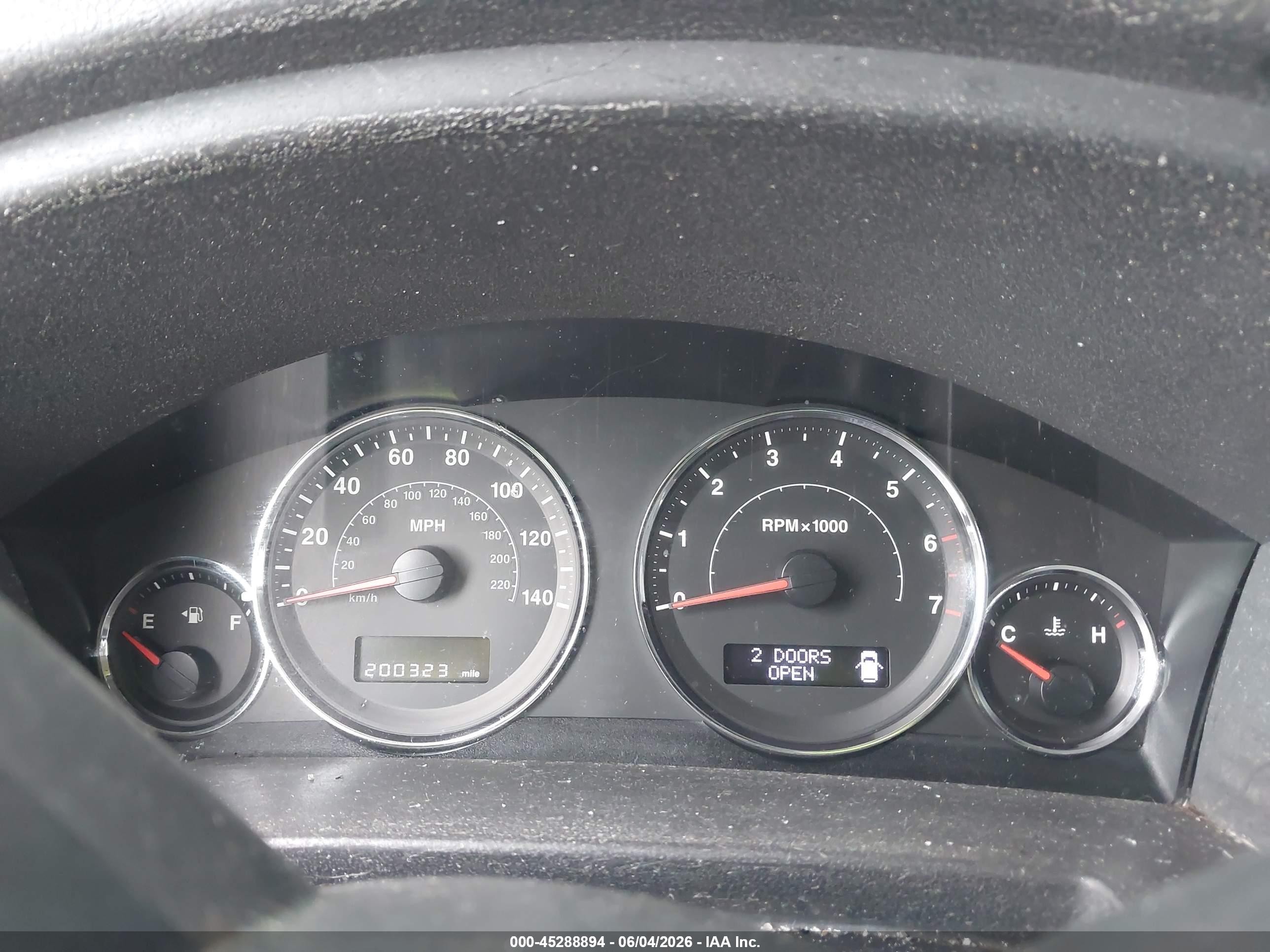 2009 Jeep Commander Sport Silver vin: 1J8HH48KX9C516007