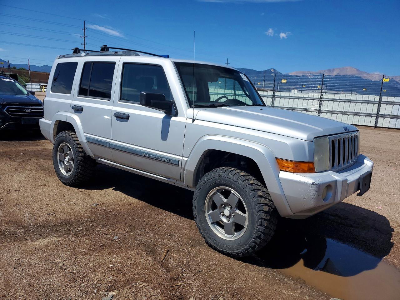 2006 Jeep Commander Серебряный vin: 1J8HH48N06C133103