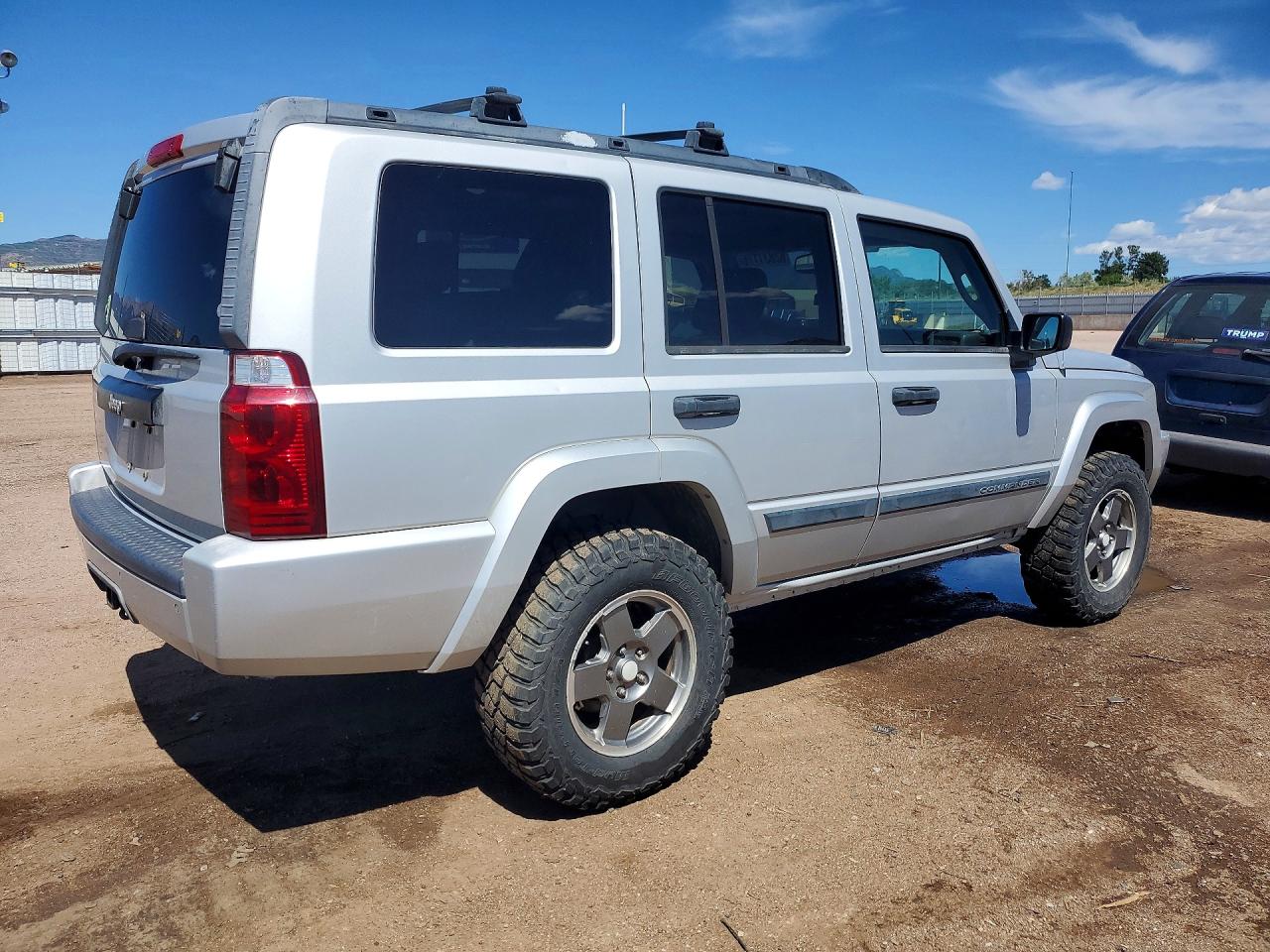 2006 Jeep Commander Серебряный vin: 1J8HH48N06C133103