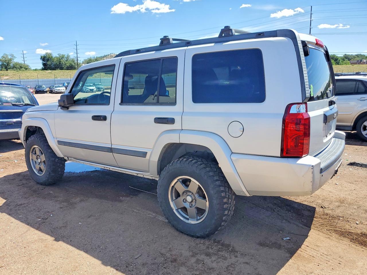 2006 Jeep Commander Серебряный vin: 1J8HH48N06C133103