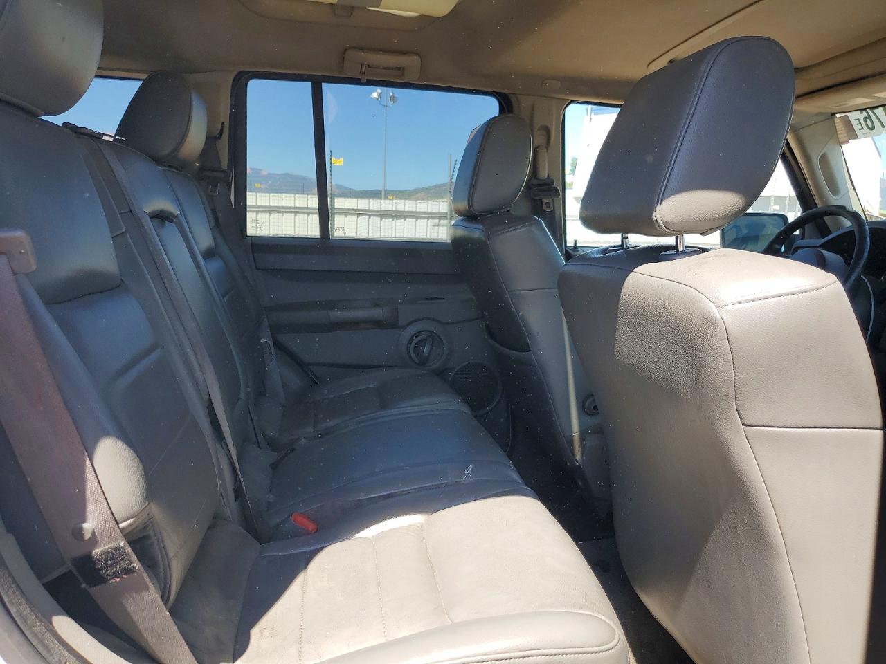 2006 Jeep Commander Серебряный vin: 1J8HH48N06C133103