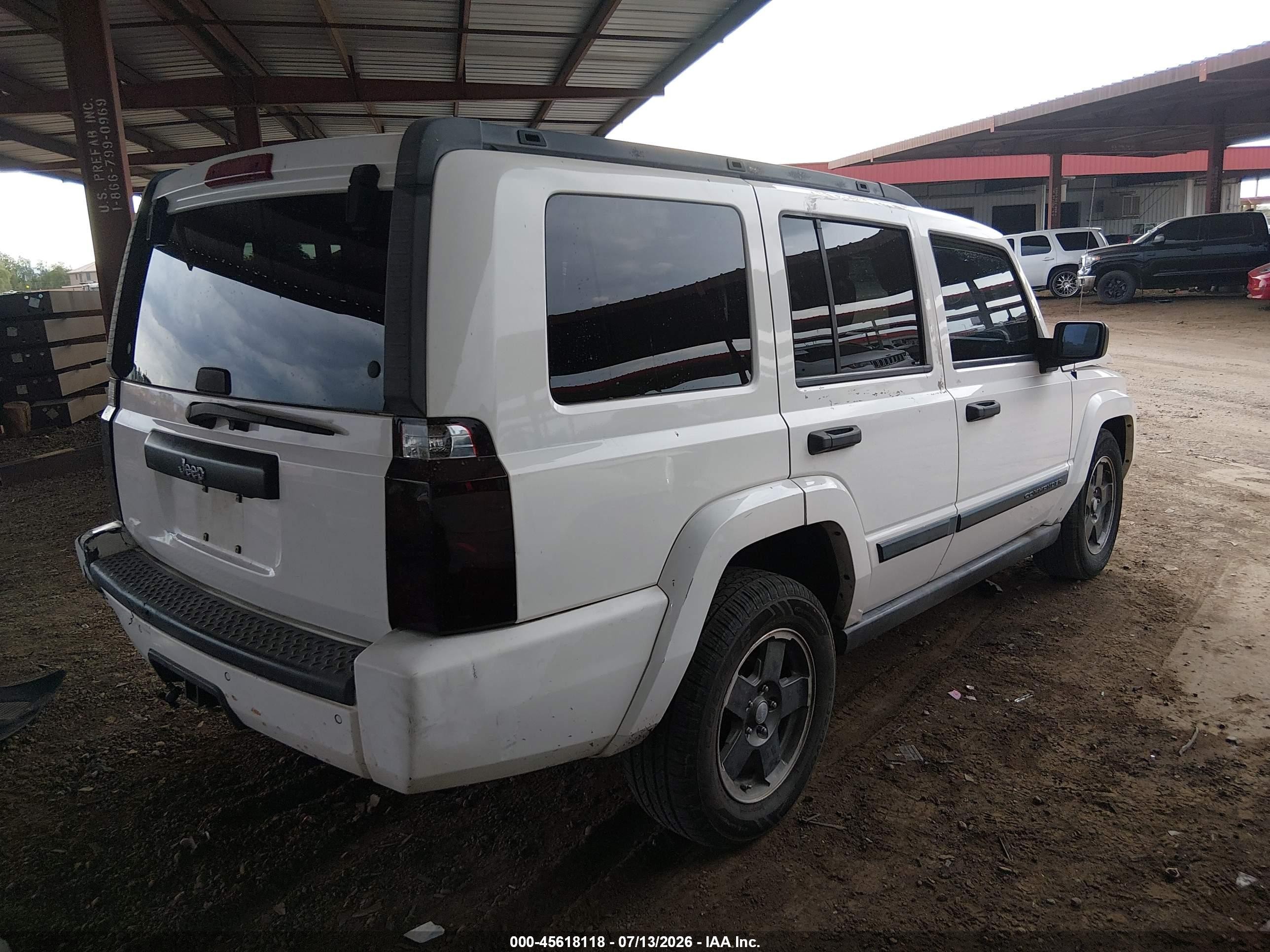 2006 Jeep Commander   White vin: 1J8HH48N26C130123