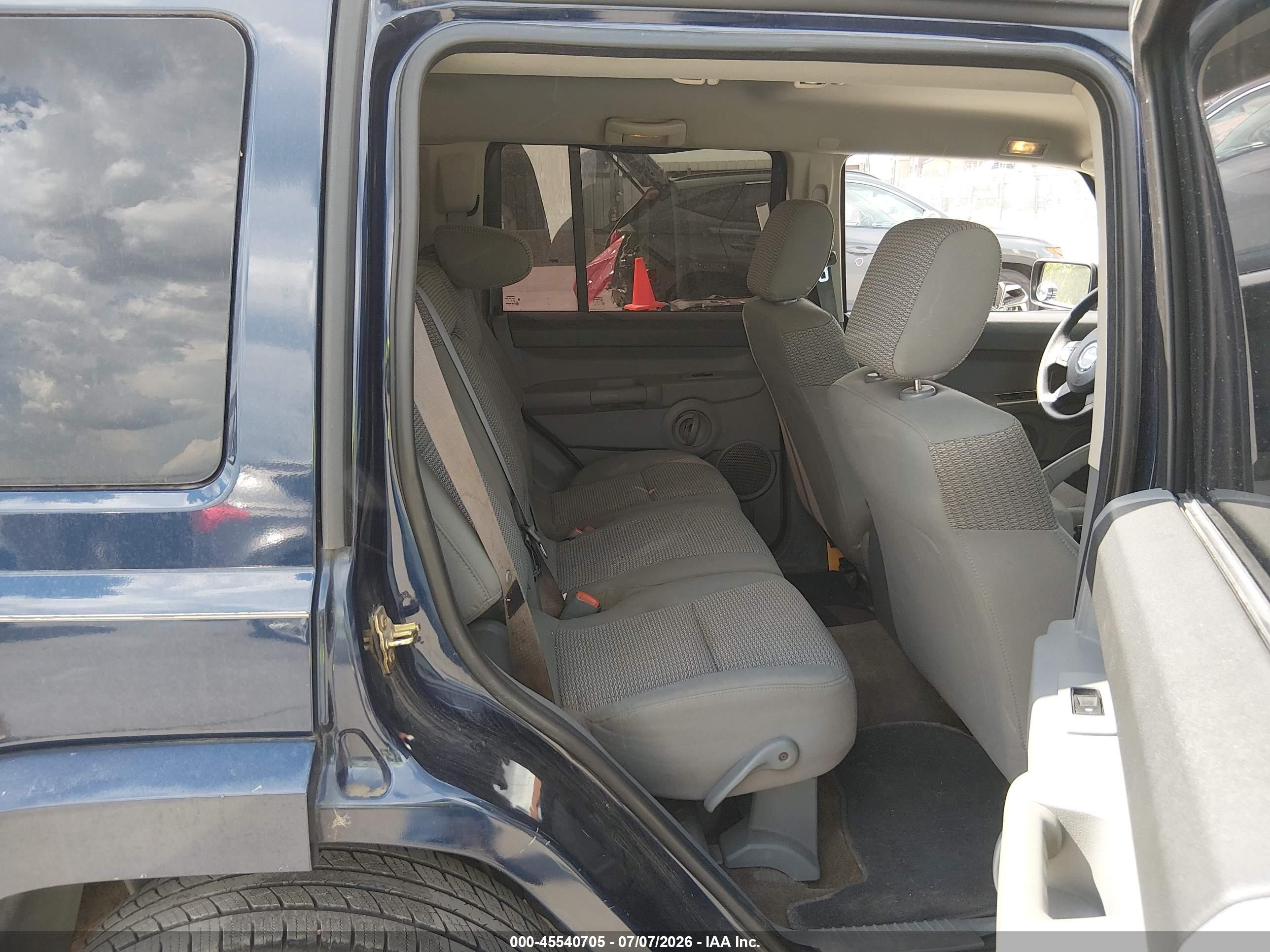 2006 Jeep Commander   Blue vin: 1J8HH48N36C215553