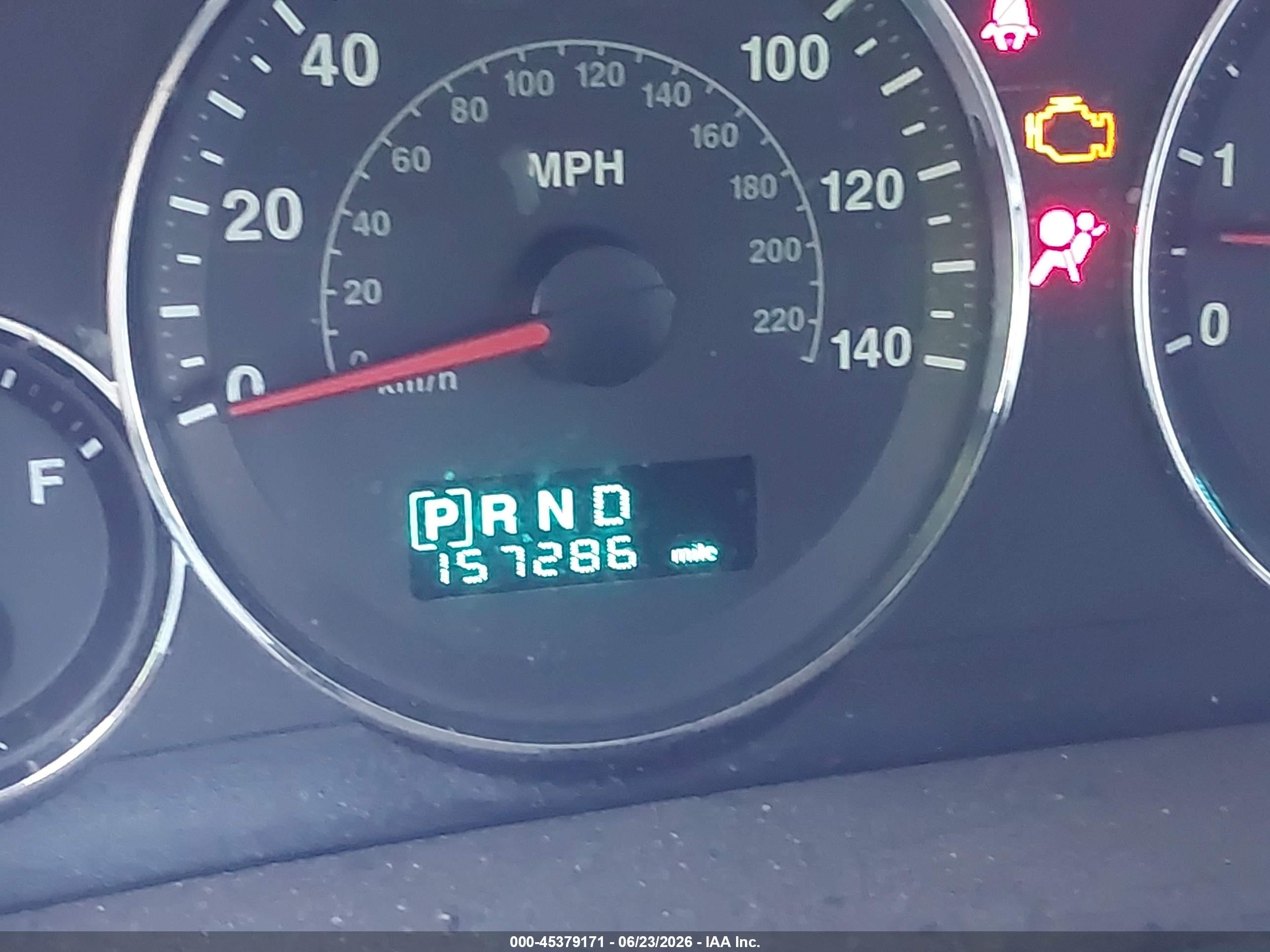 2006 Jeep Commander   White vin: 1J8HH48N46C156867