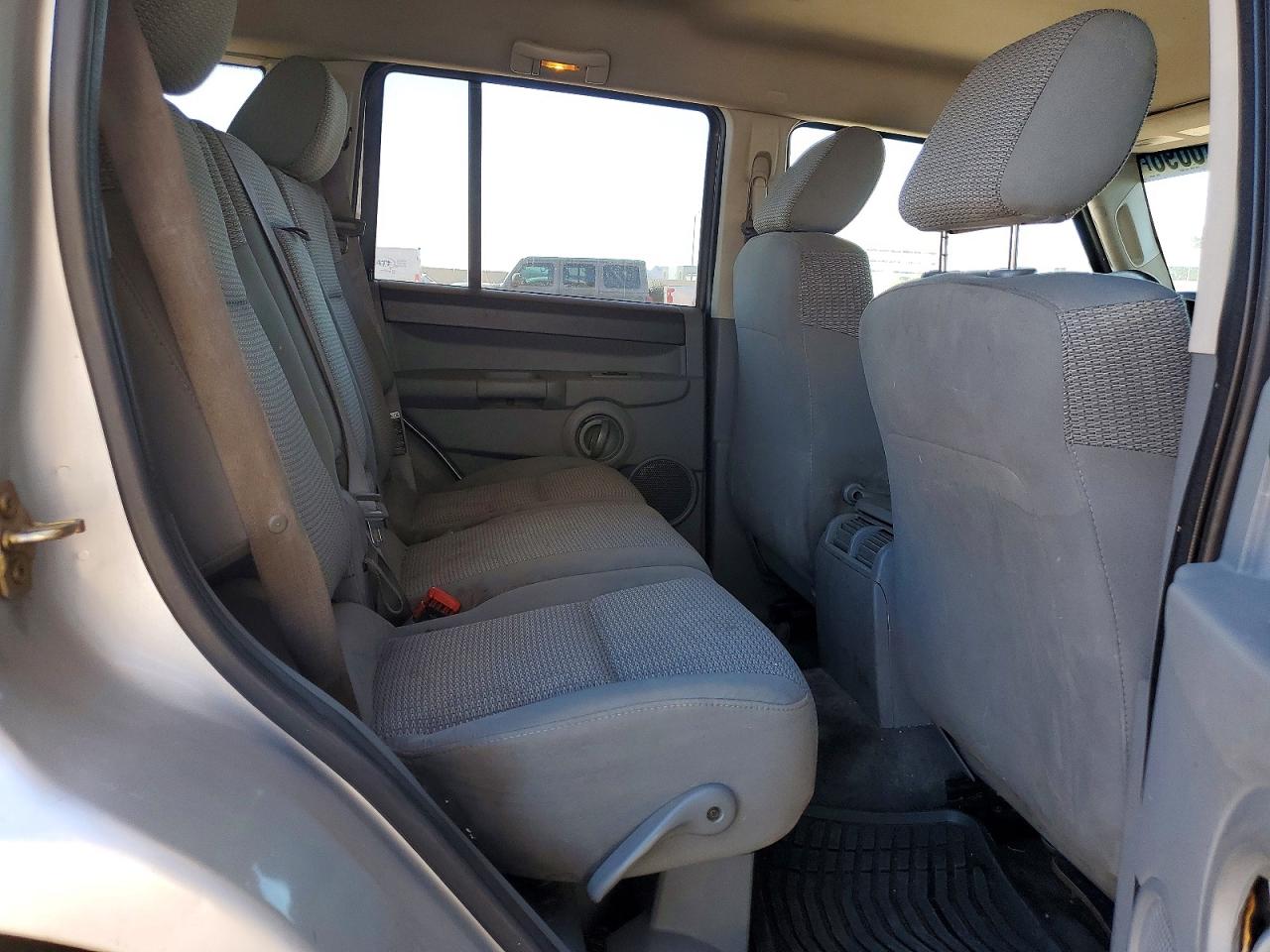 2006 Jeep Commander Silver vin: 1J8HH48N76C340832