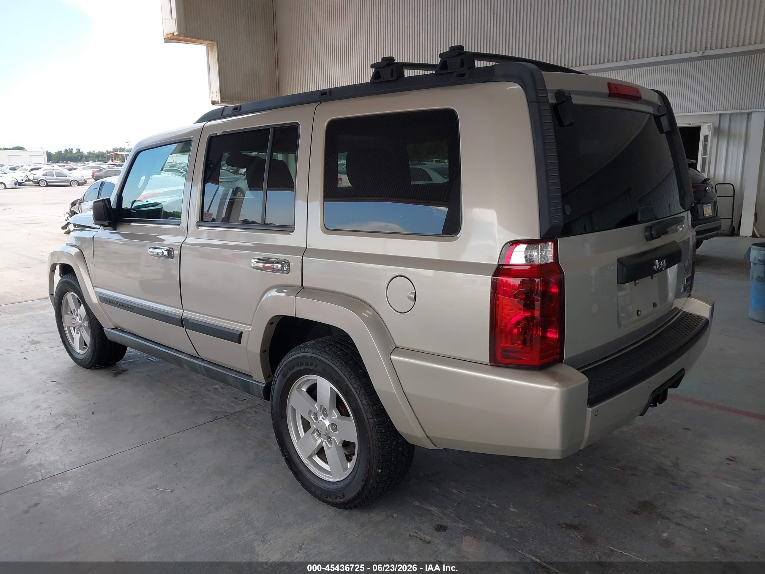 2007 Jeep Commander Sport Beige vin: 1J8HH48P57C578083