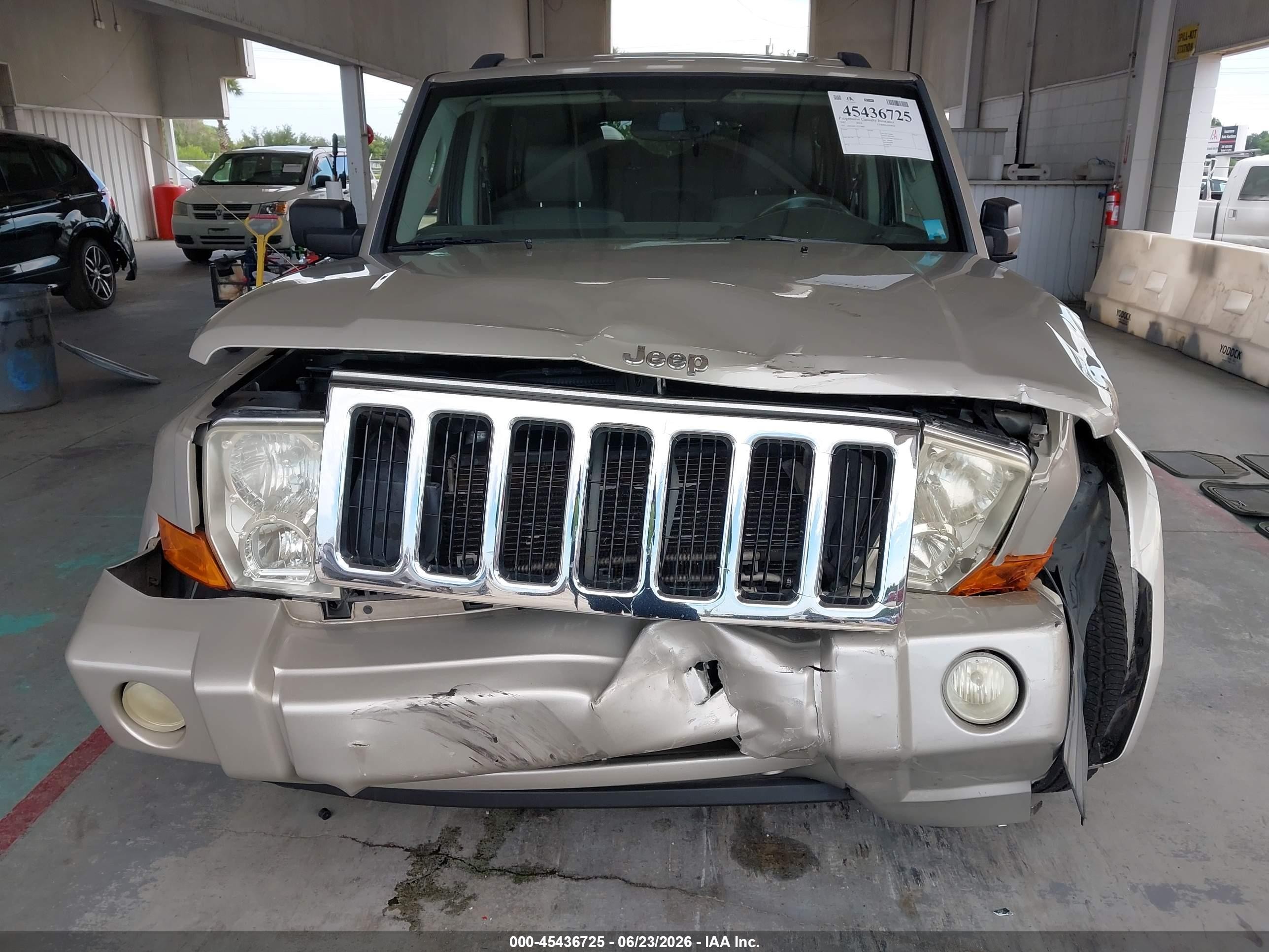 2007 Jeep Commander Sport Beige vin: 1J8HH48P57C578083