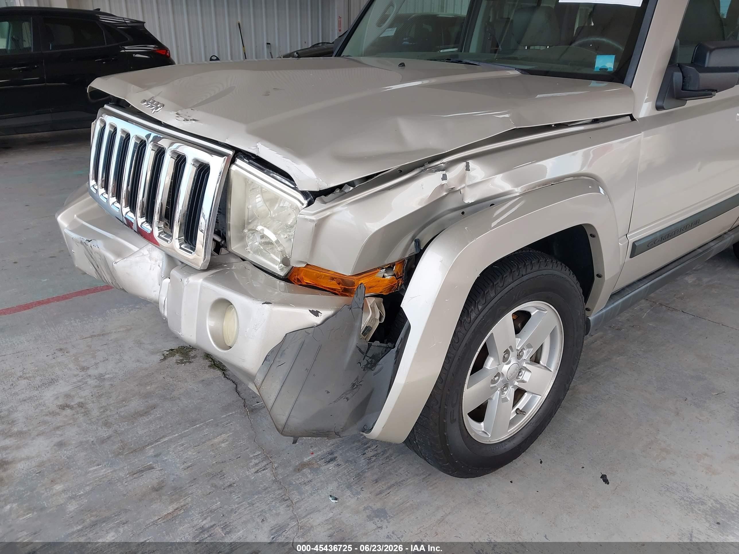 2007 Jeep Commander Sport Beige vin: 1J8HH48P57C578083
