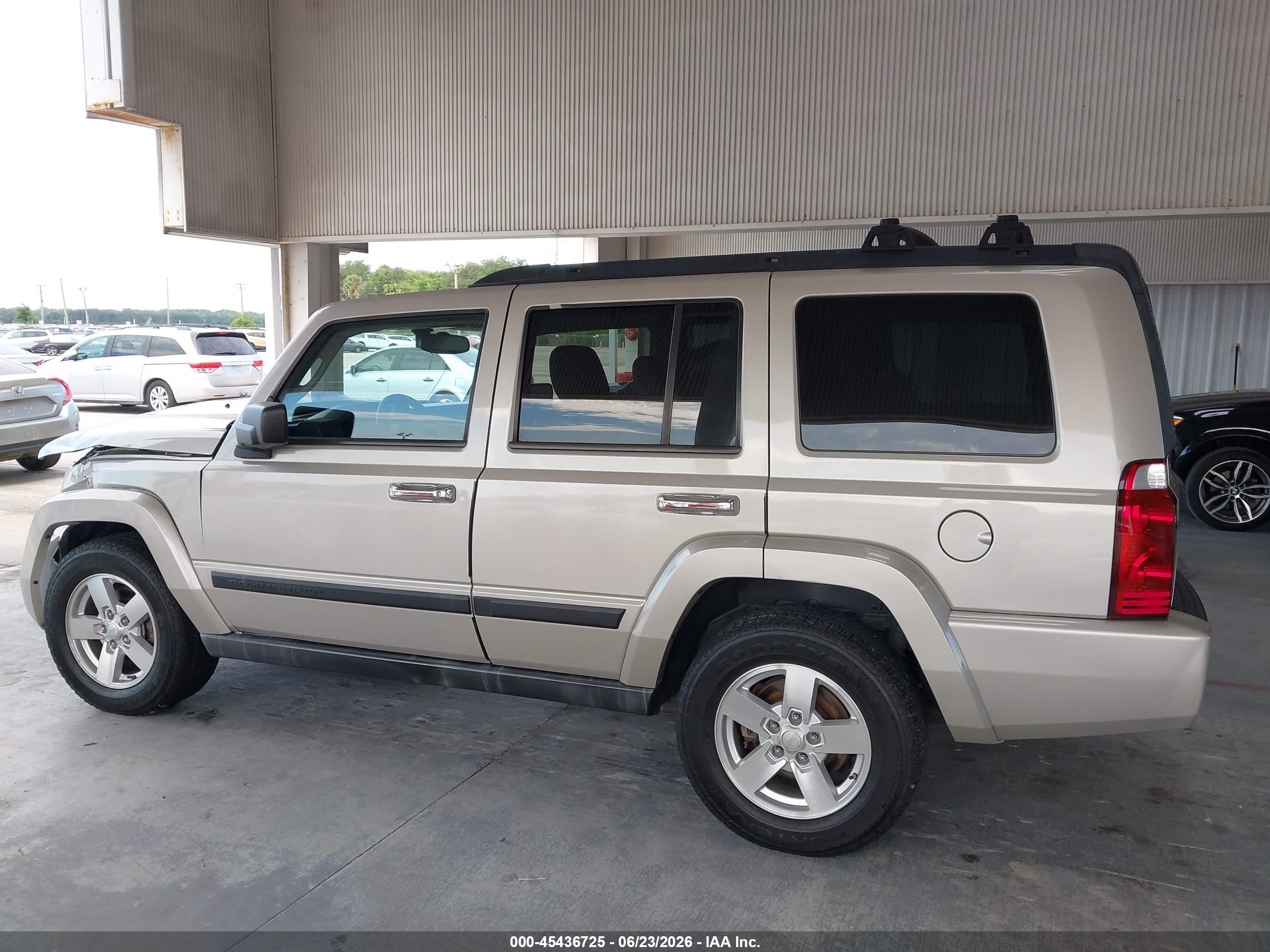 2007 Jeep Commander Sport Beige vin: 1J8HH48P57C578083