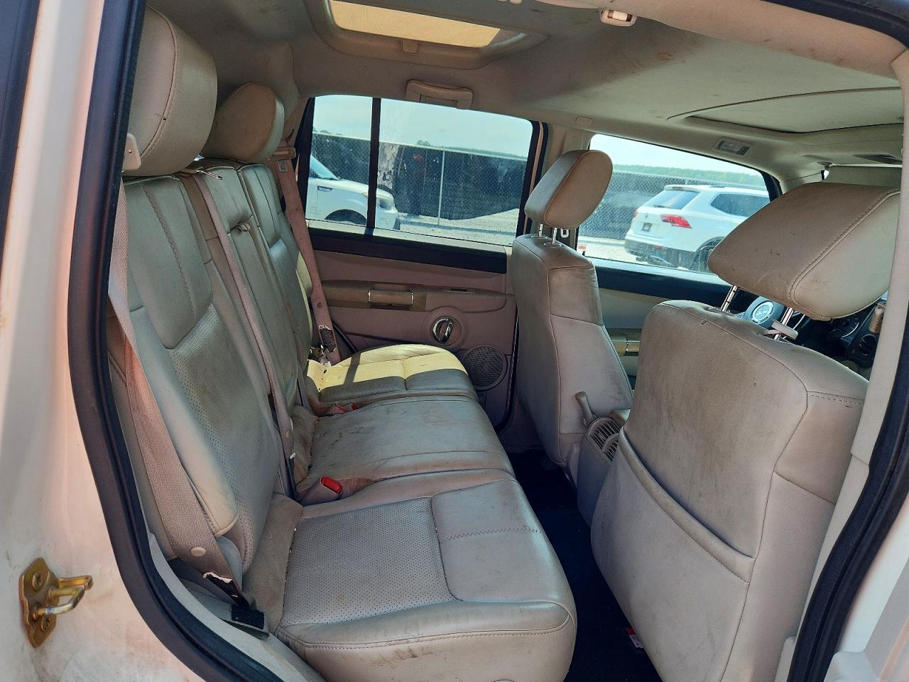 2007 Jeep Commander Limited Белый vin: 1J8HH58277C550697