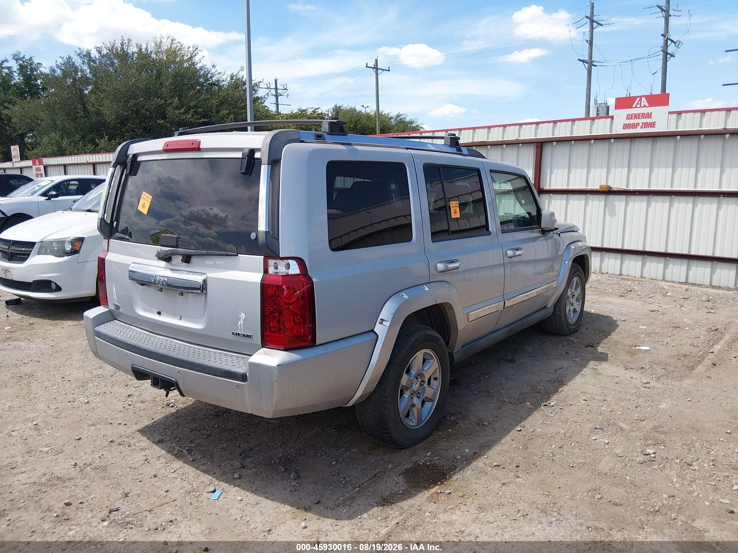 2008 Jeep Commander Overland Silver vin: 1J8HH68218C111566