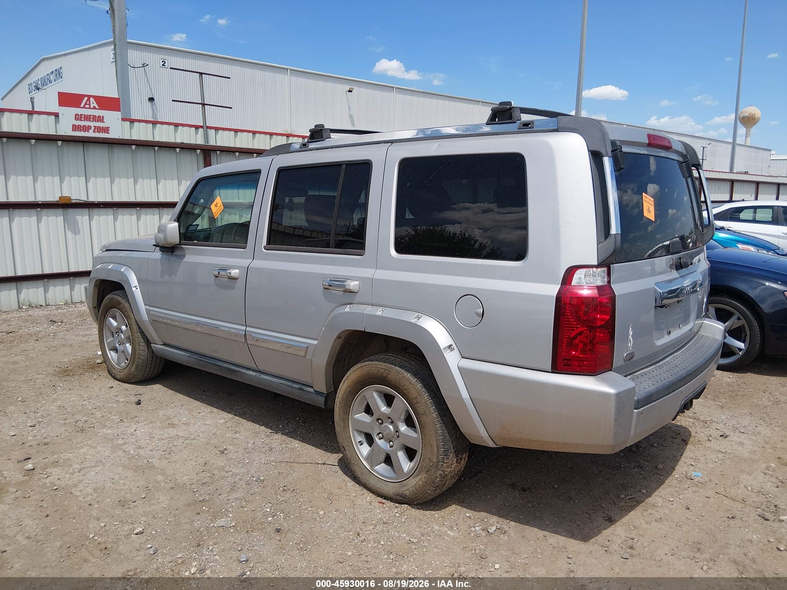 2008 Jeep Commander Overland Silver vin: 1J8HH68218C111566