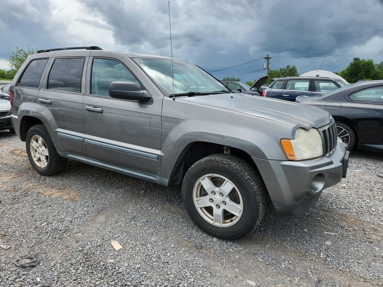 2007 Jeep Grand Cherokee Laredo Серый vin: 1J8HR48N17C565889