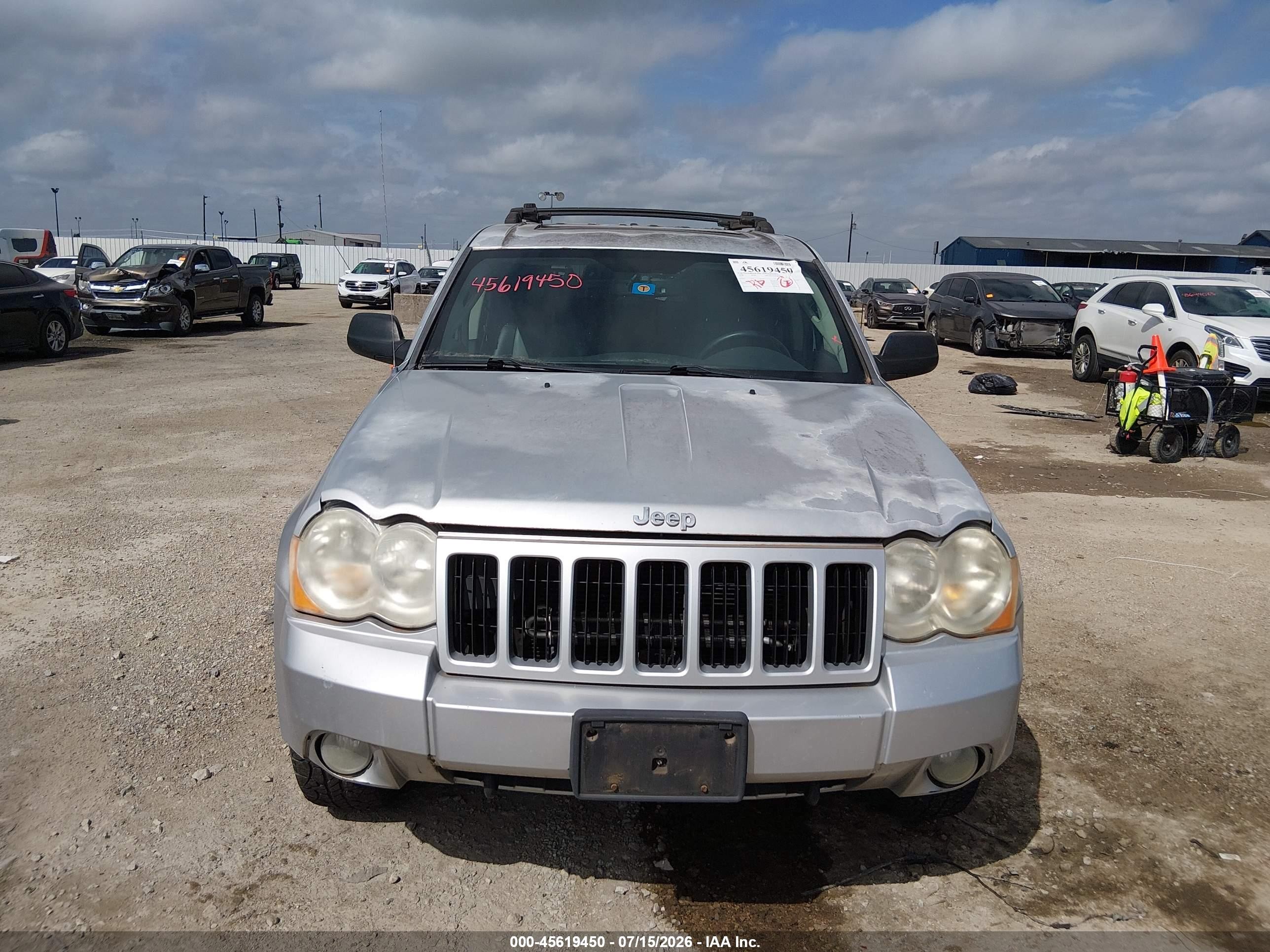 2008 Jeep Grand Cherokee Laredo Silver vin: 1J8HR48N38C206643