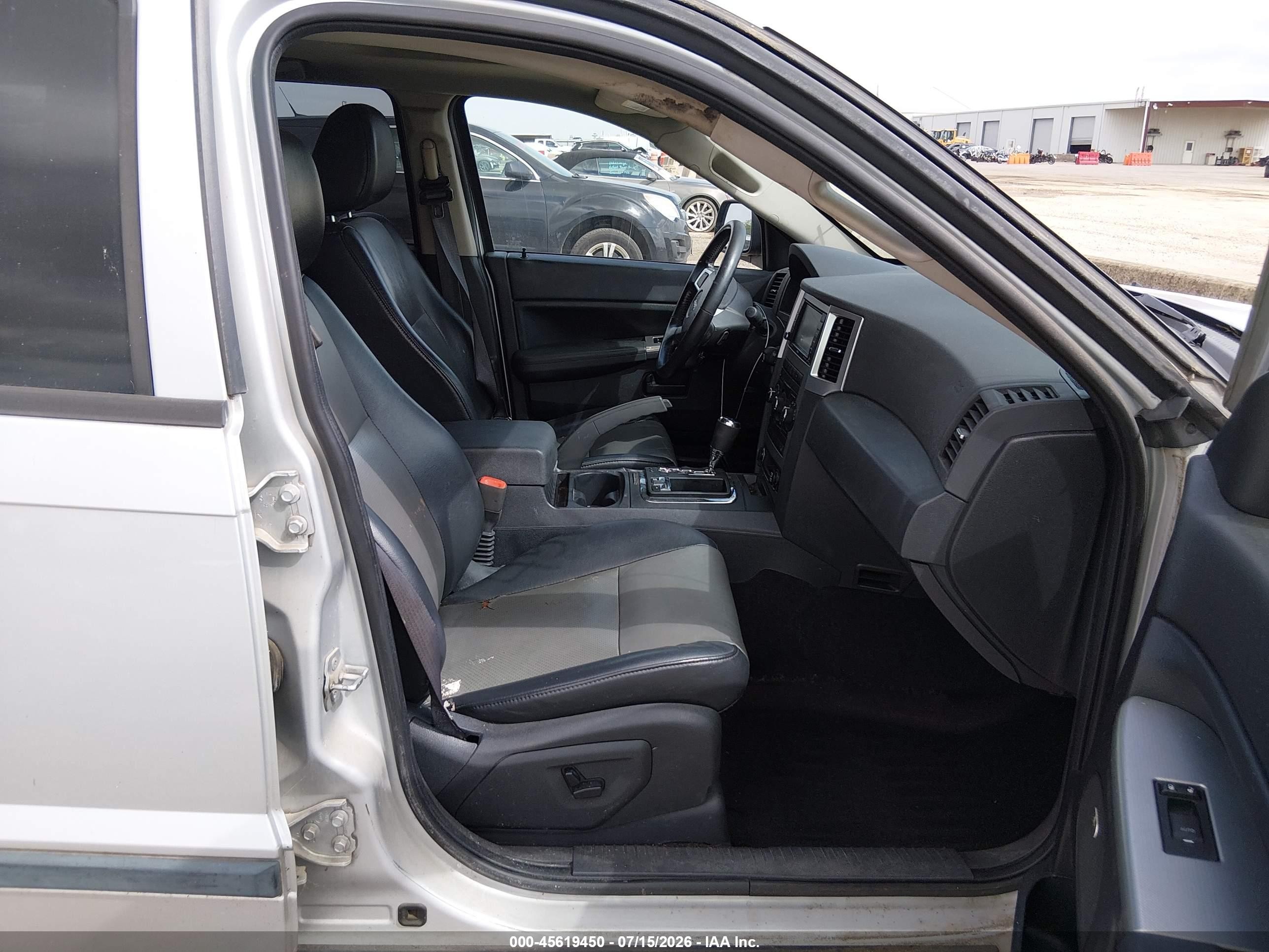 2008 Jeep Grand Cherokee Laredo Silver vin: 1J8HR48N38C206643