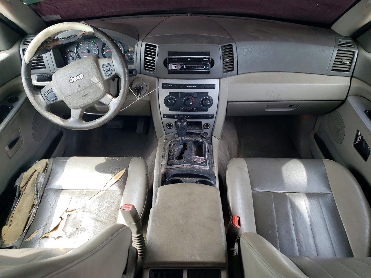 2005 Jeep Grand Cherokee Laredo Tan vin: 1J8HR48N45C690690