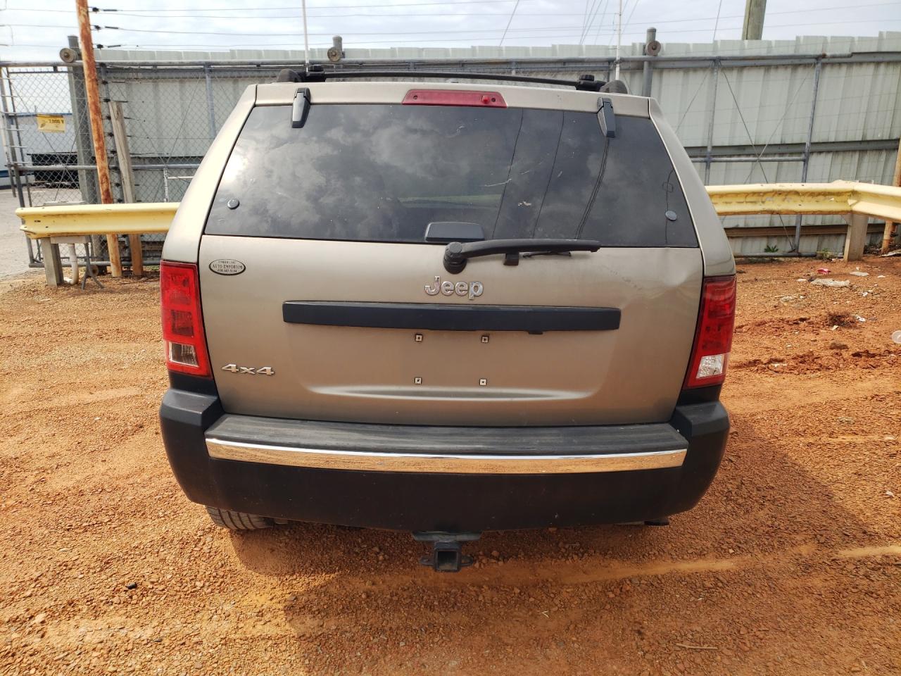 2005 Jeep Grand Cherokee Laredo Tan vin: 1J8HR48N45C690690 Damage: Lift Gate, Multiple Dents/Paint Damage, 3