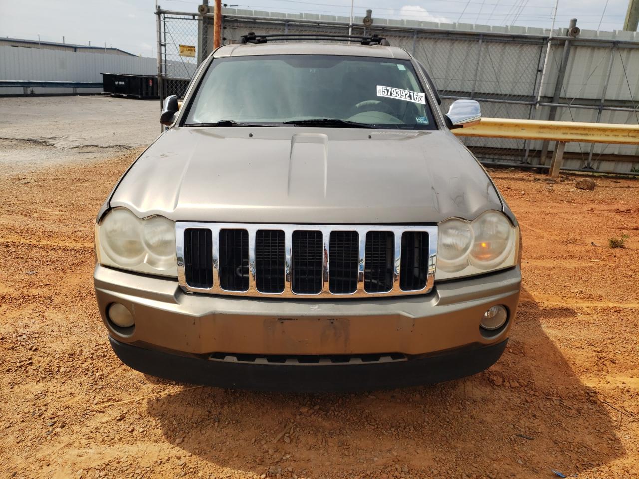 2005 Jeep Grand Cherokee Laredo Tan vin: 1J8HR48N45C690690 Damage: Front Bumper Cover Upper, Multiple Scratches Heavy, 6