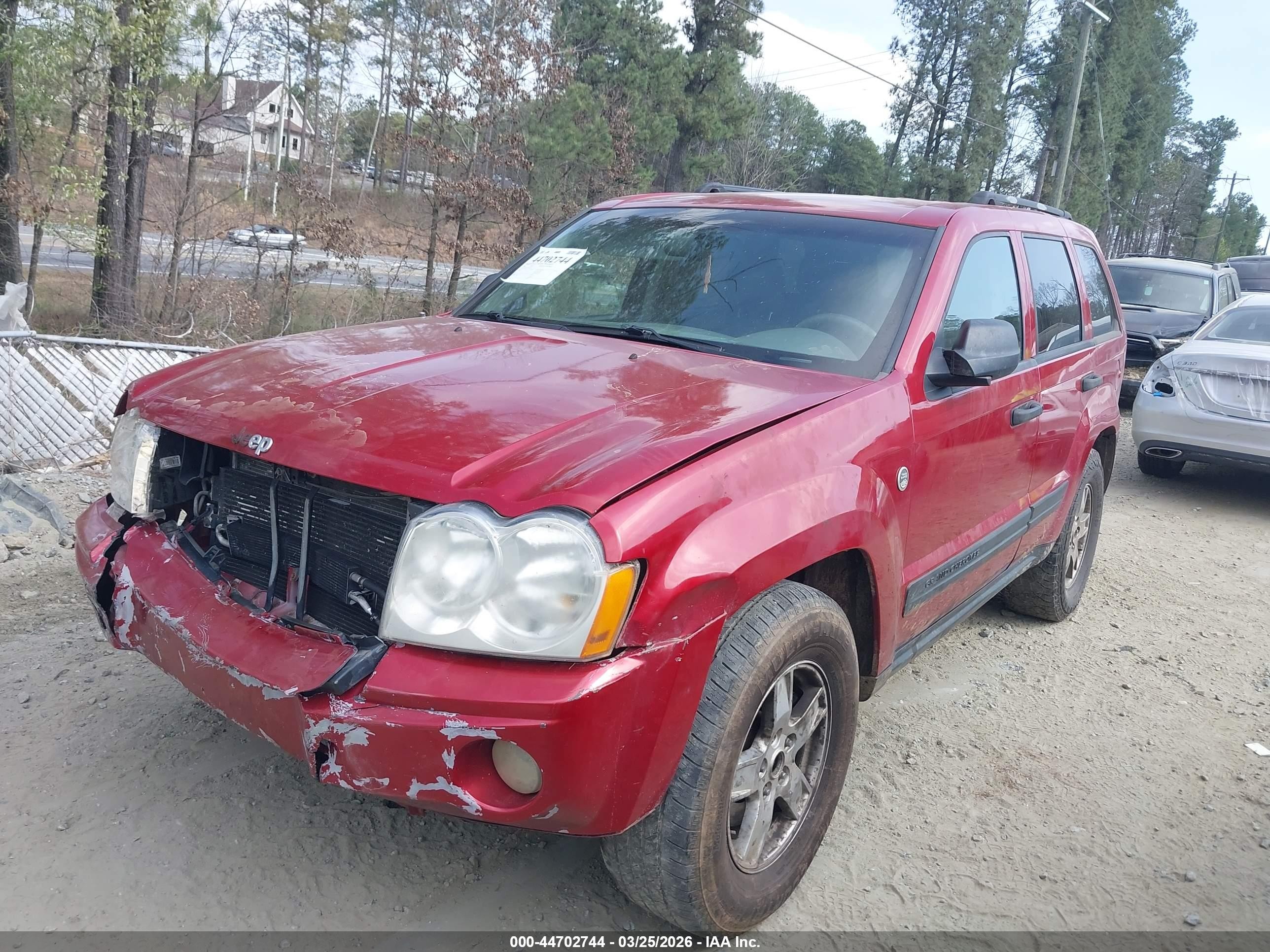 2005 Jeep Grand Cherokee Laredo Red vin: 1J8HR48N75C686018