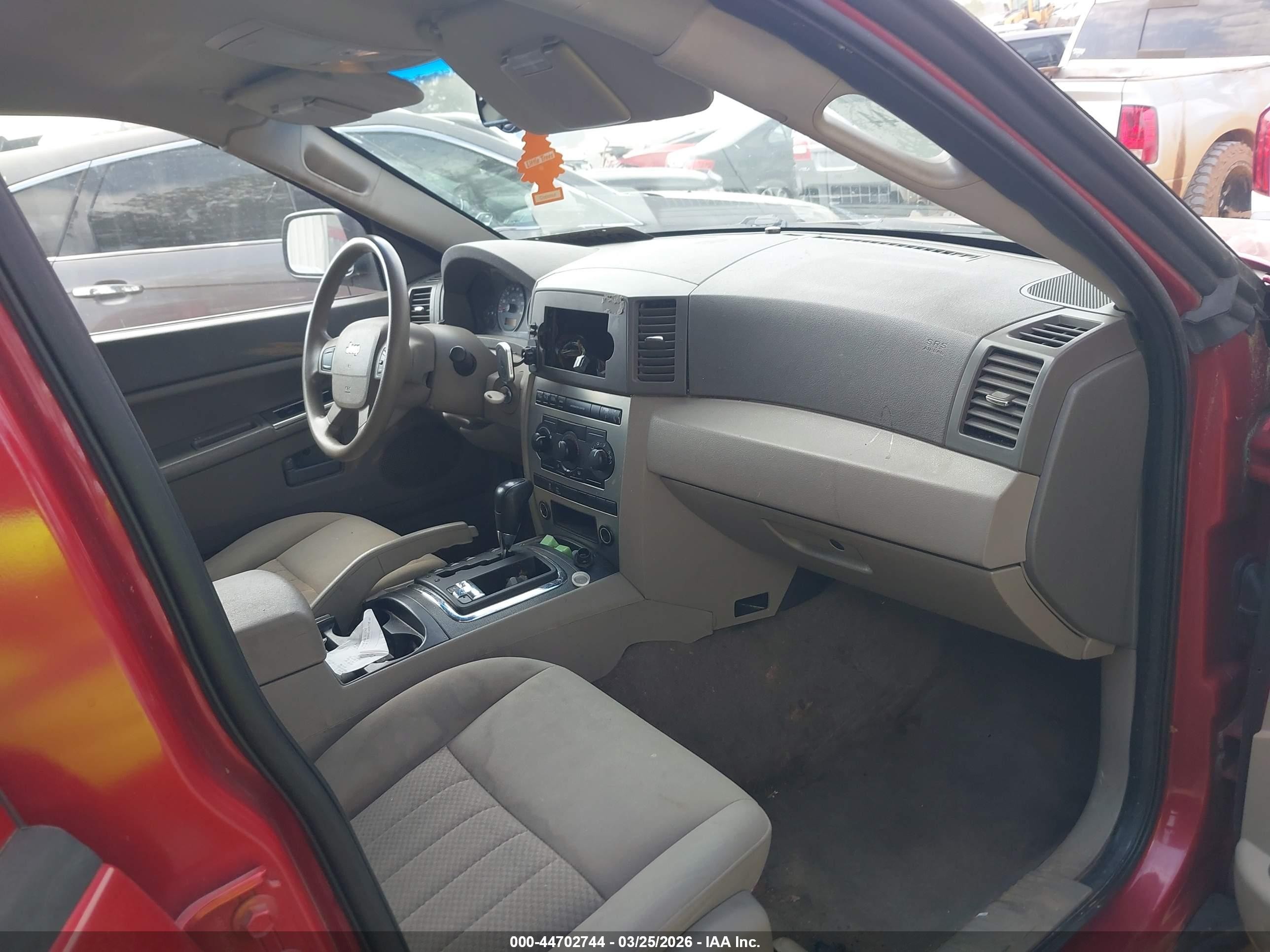 2005 Jeep Grand Cherokee Laredo Red vin: 1J8HR48N75C686018