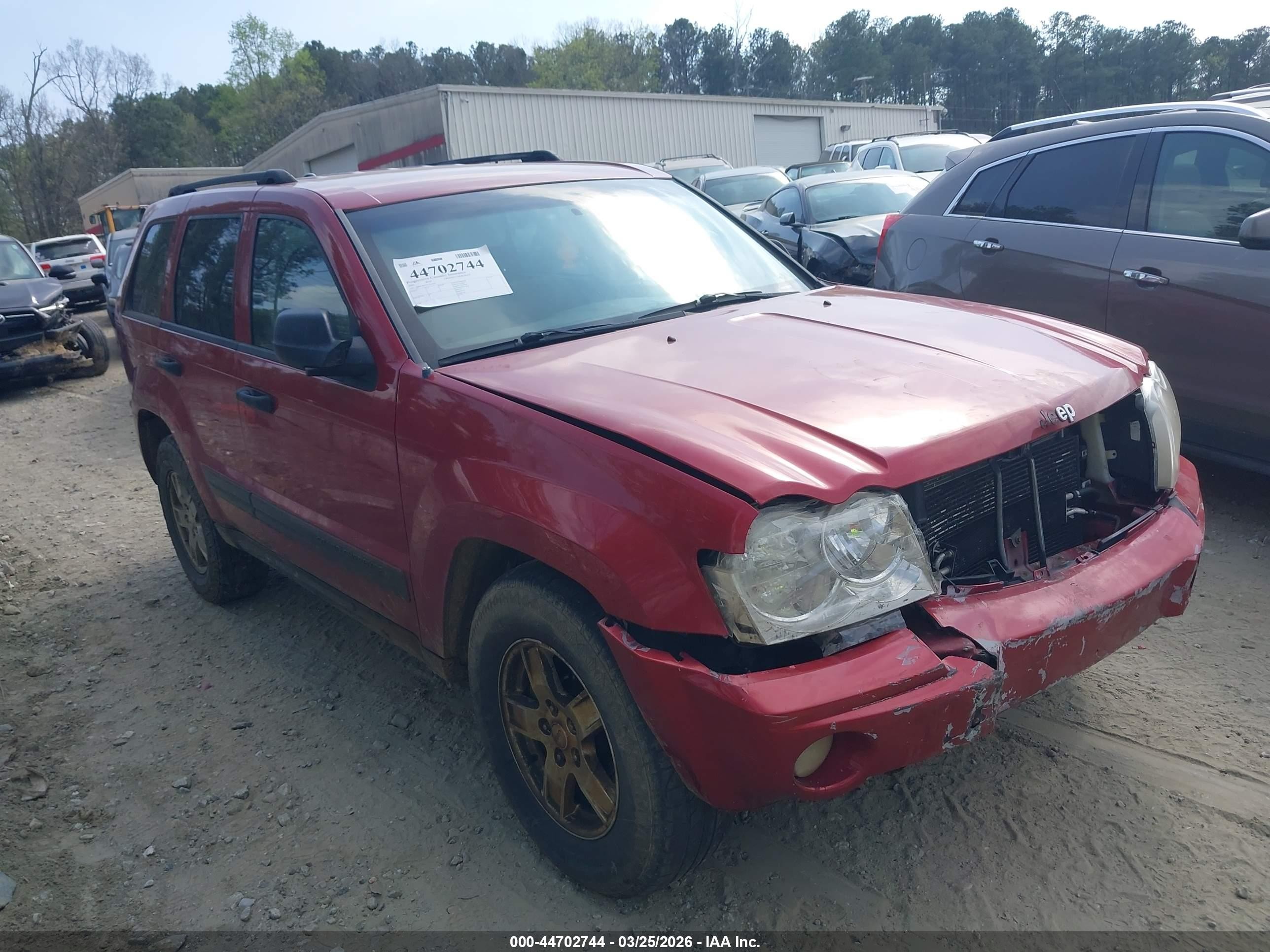 2005 Jeep Grand Cherokee Laredo Red vin: 1J8HR48N75C686018