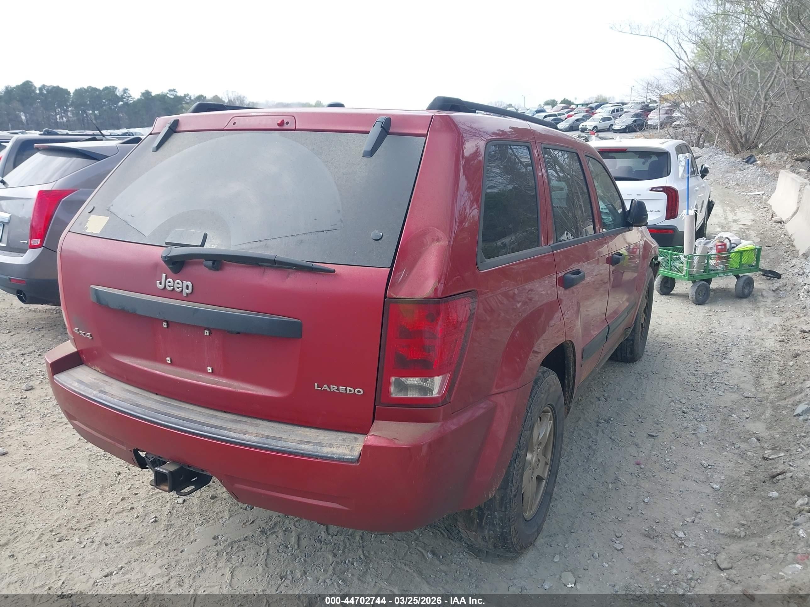 2005 Jeep Grand Cherokee Laredo Red vin: 1J8HR48N75C686018