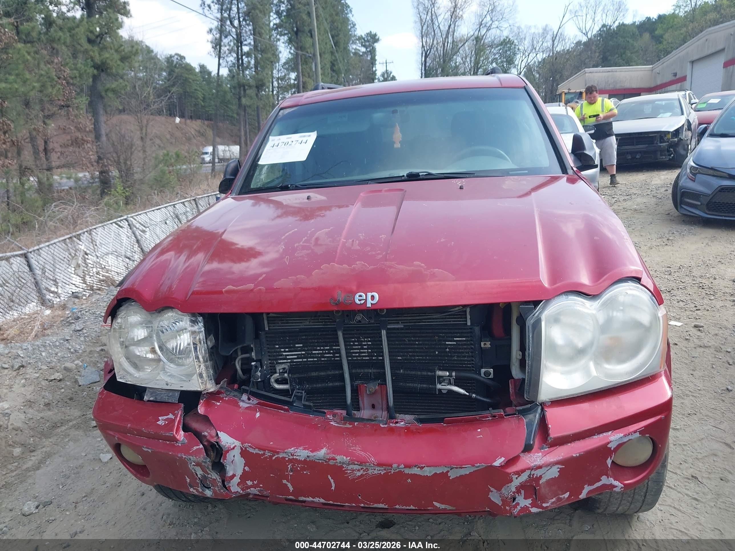 2005 Jeep Grand Cherokee Laredo Red vin: 1J8HR48N75C686018