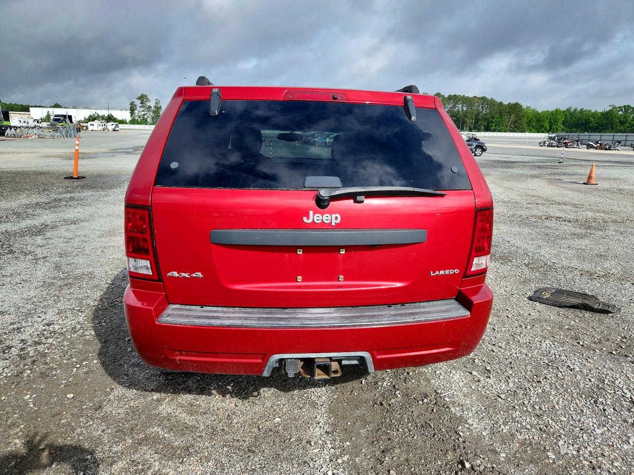 2005 Jeep Grand Cherokee Laredo Burgundy vin: 1J8HR48N85C556877