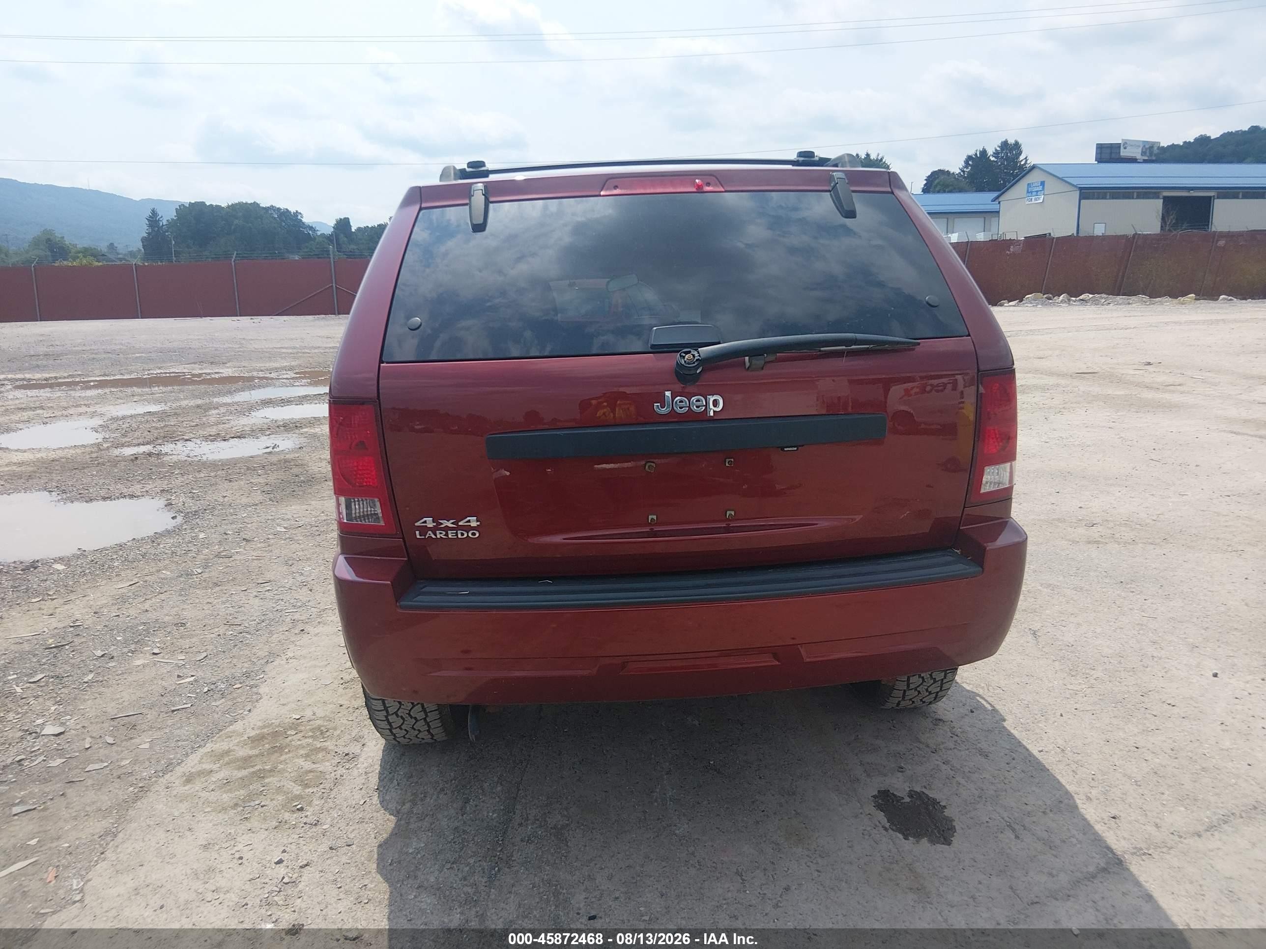 2007 Jeep Grand Cherokee Laredo Red vin: 1J8HR48N87C651765