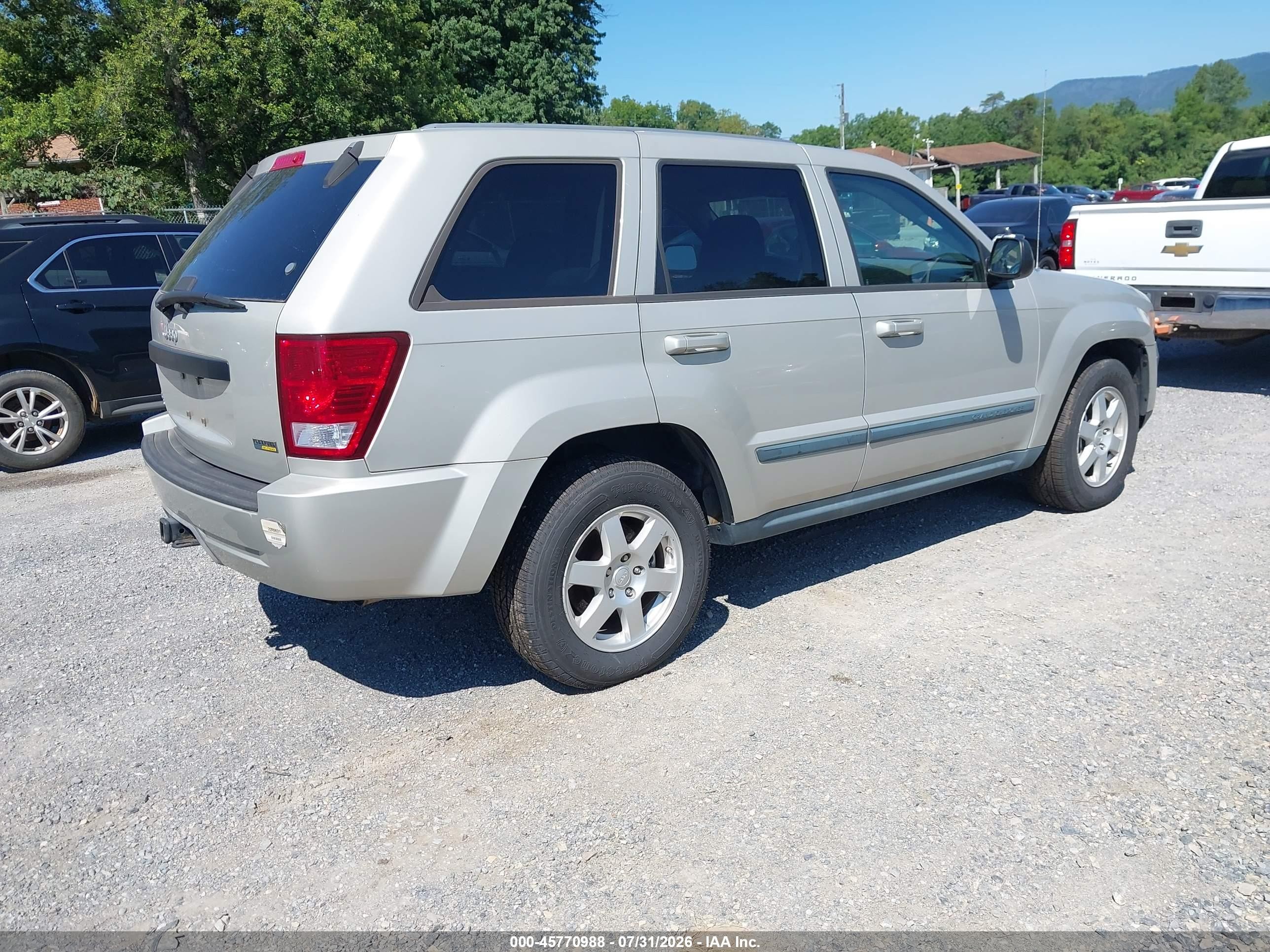 2008 Jeep Grand Cherokee Laredo Gold vin: 1J8HR48N88C204872