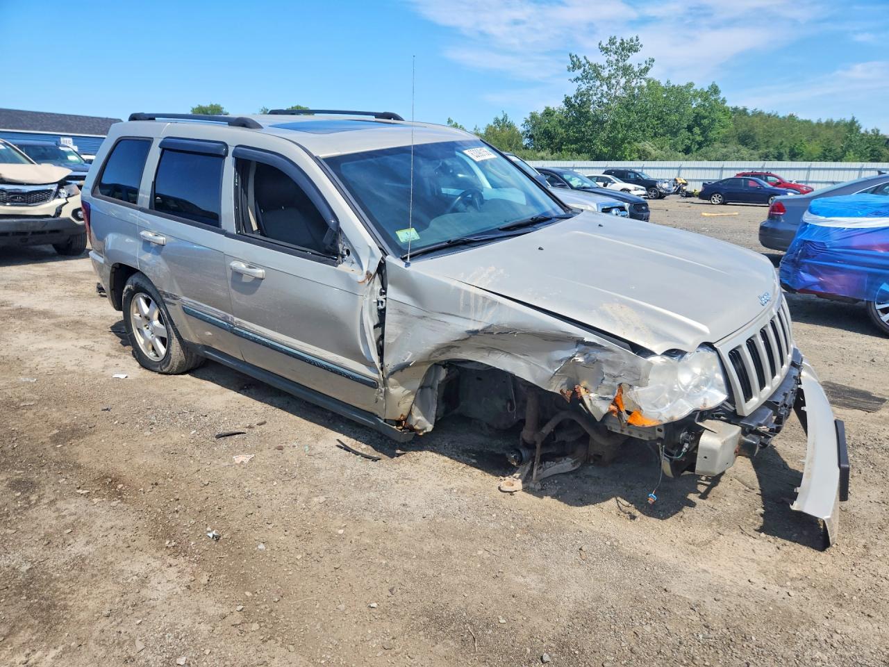 2008 Jeep Grand Cherokee Laredo Silver vin: 1J8HR48N98C164169