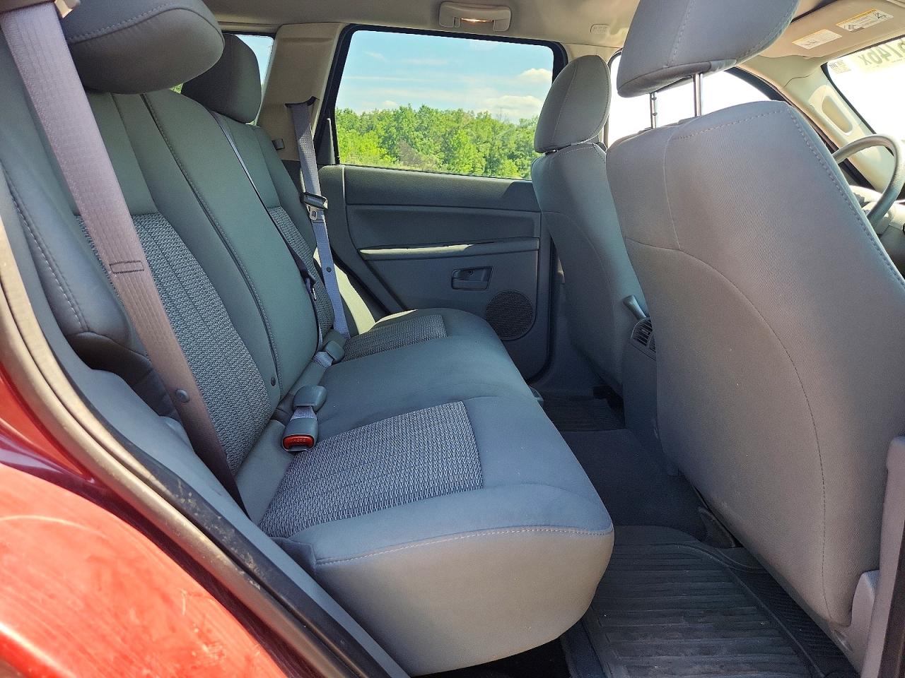 2007 Jeep Grand Cherokee Lared Burgundy vin: 1J8HR48P17C540301