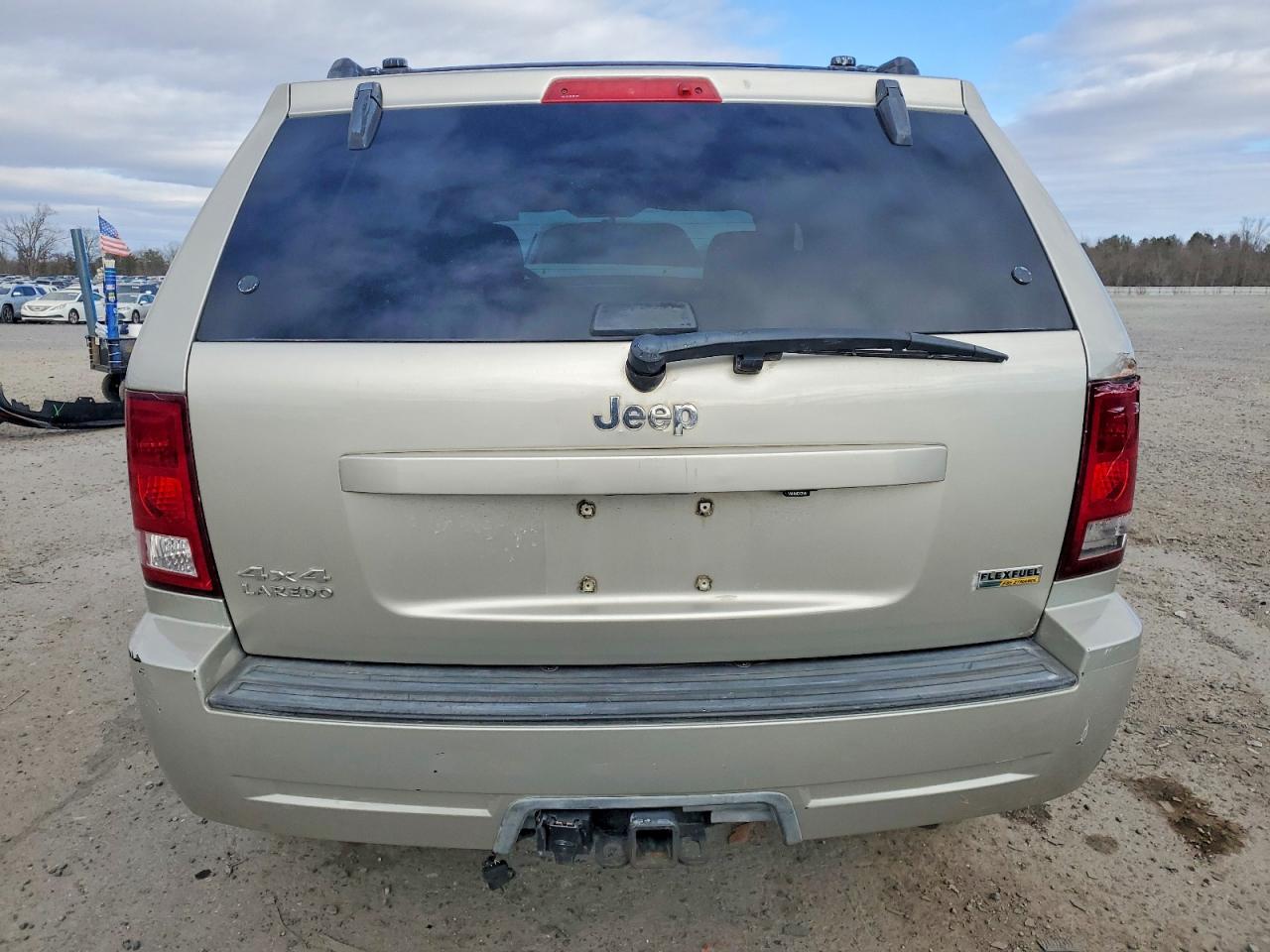 2007 Jeep Grand Cherokee Laredo Серебряный vin: 1J8HR48P77C555336