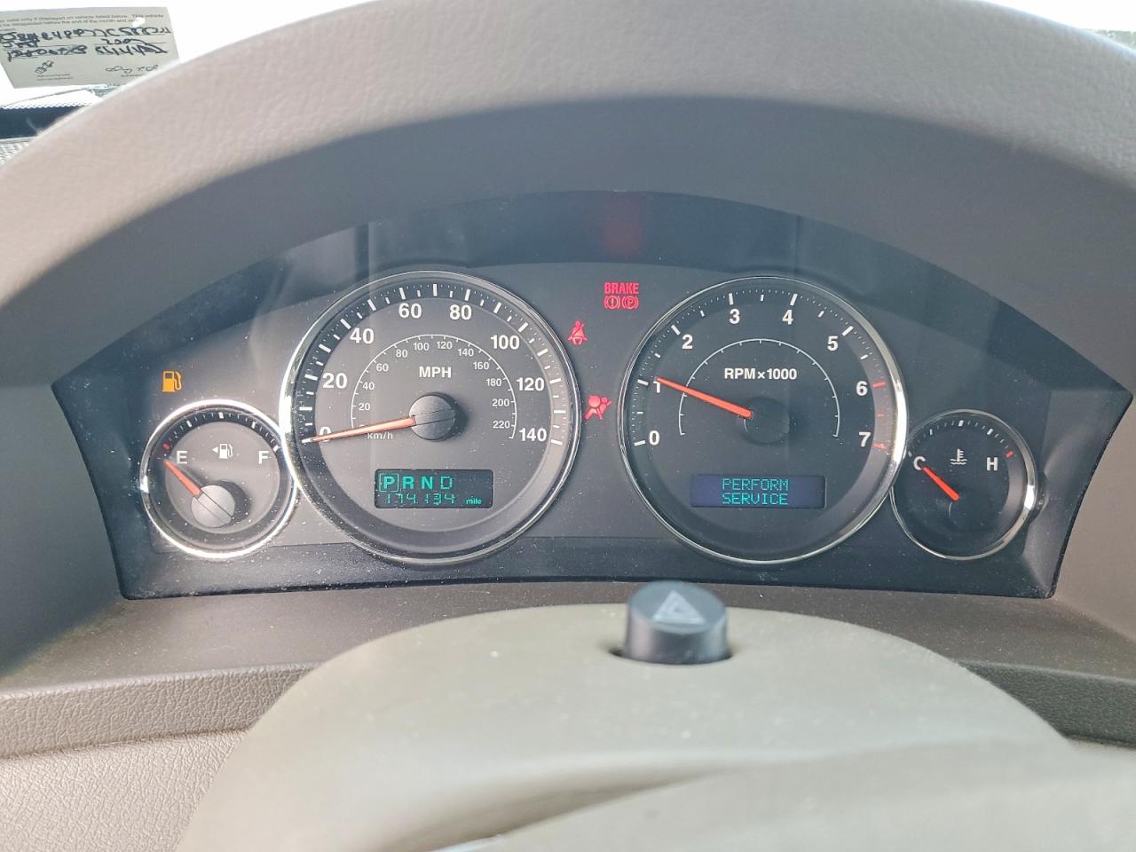 2007 Jeep Grand Cherokee Laredo Серебряный vin: 1J8HR48P77C555336