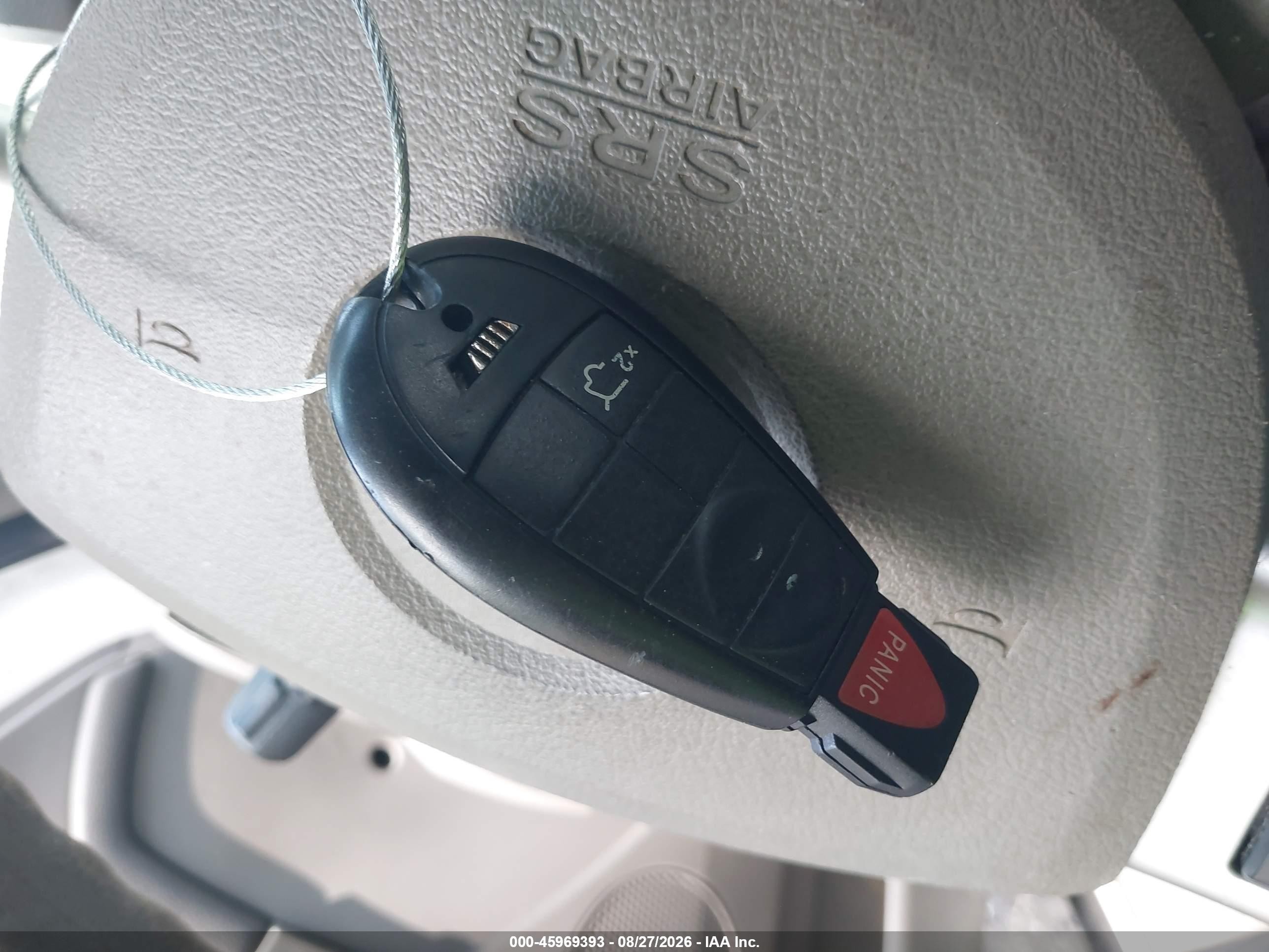2009 Jeep Grand Cherokee Laredo Белый vin: 1J8HR48P89C545675