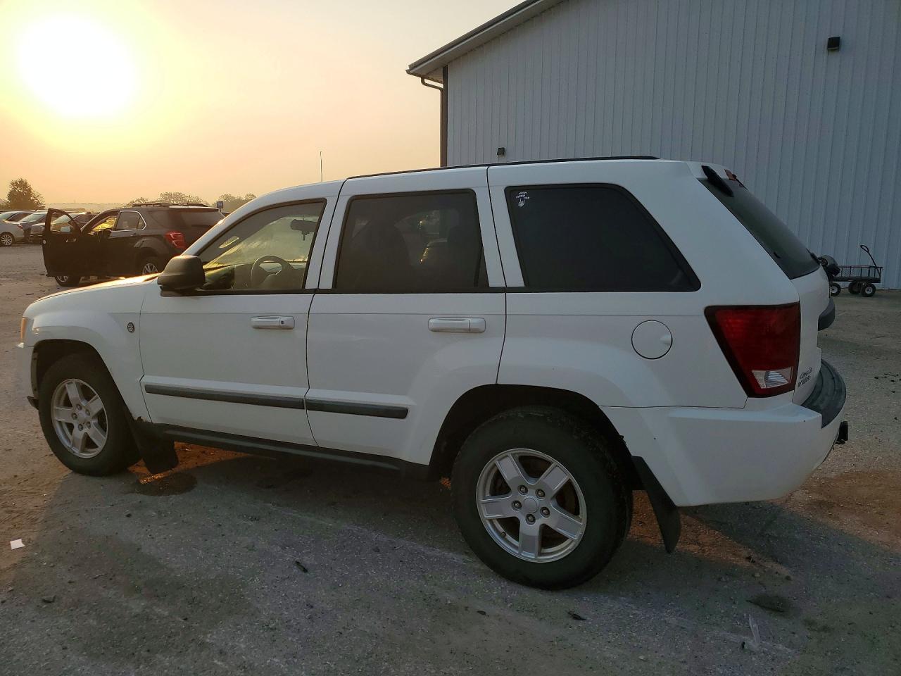 2007 Jeep Grand Cherokee Laredo White vin: 1J8HR48P97C683951