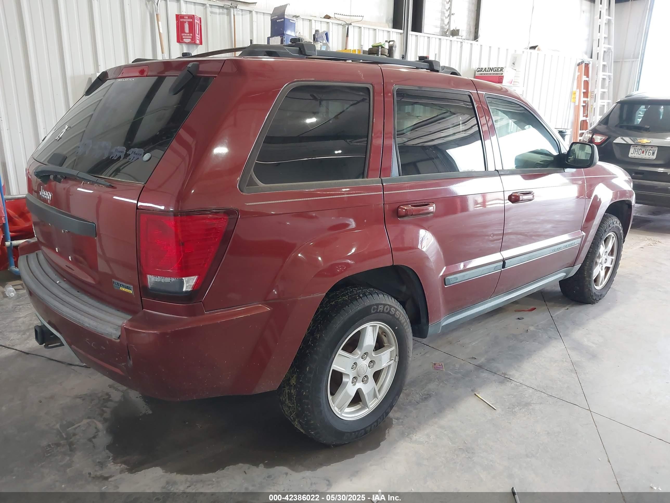 2007 Jeep Grand Cherokee Laredo Burgundy vin: 1J8HR48PX7C680184