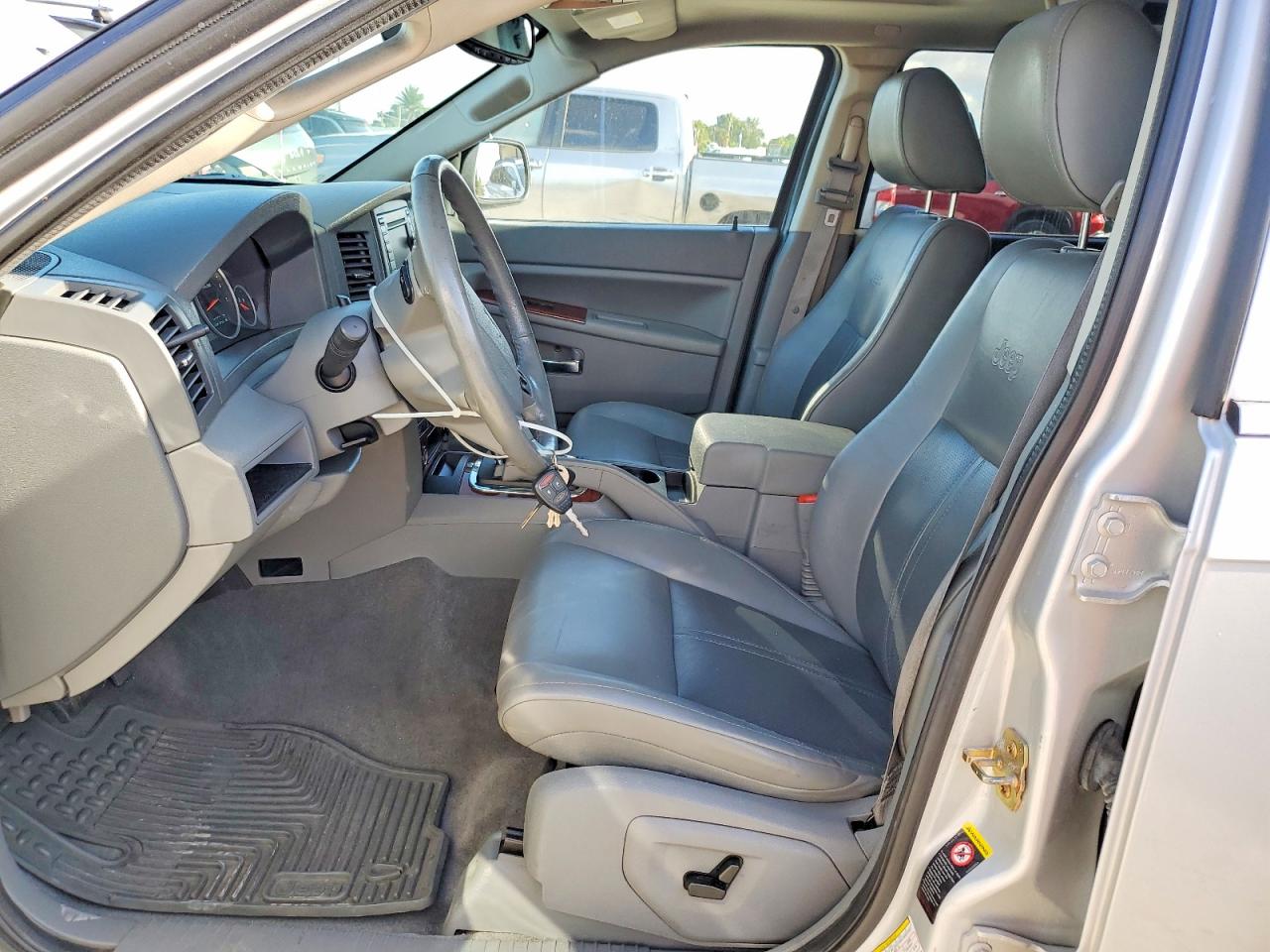 2005 Jeep Grand Cherokee Limited Silver vin: 1J8HR58215C512439