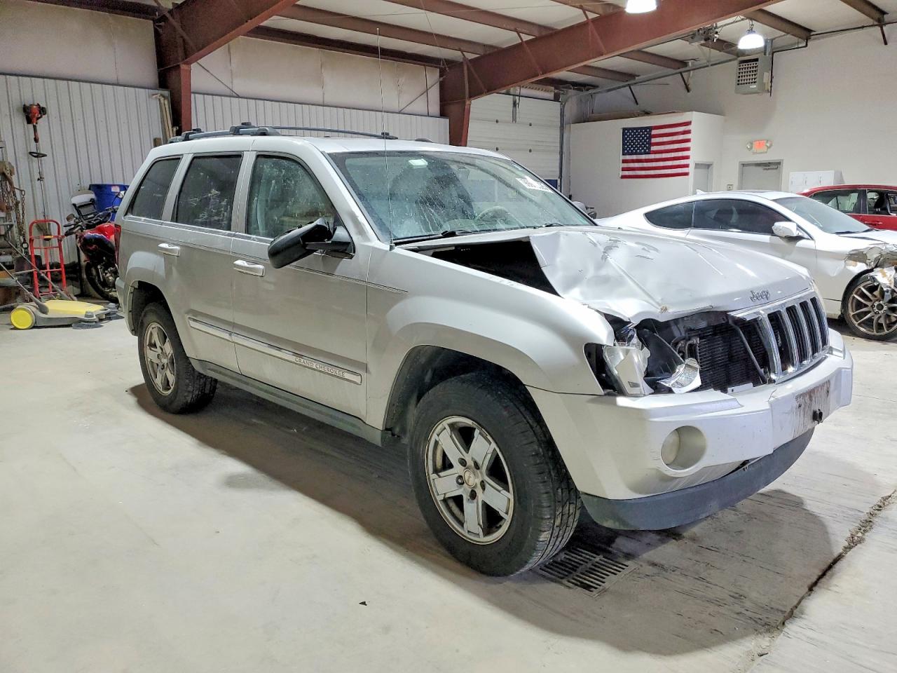 2005 Jeep Grand Cherokee Limited Серебряный vin: 1J8HR58235C593010