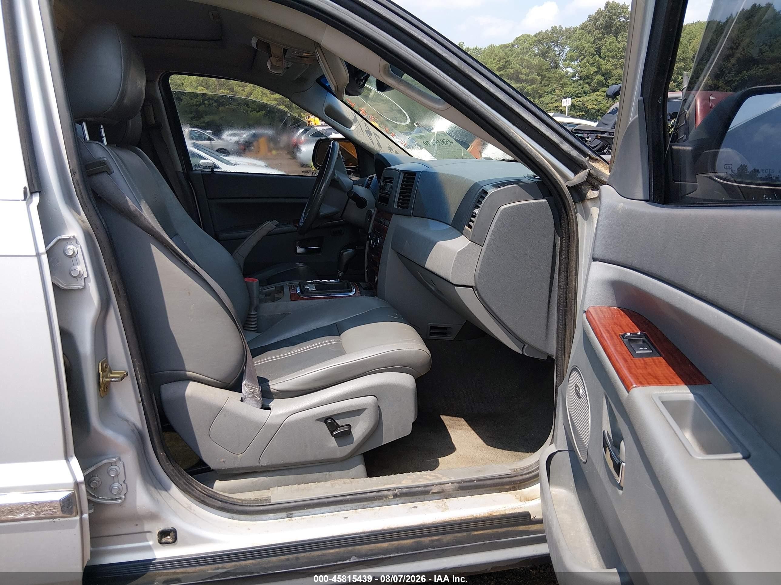 2007 Jeep Grand Cherokee Limited Silver vin: 1J8HR58237C535384