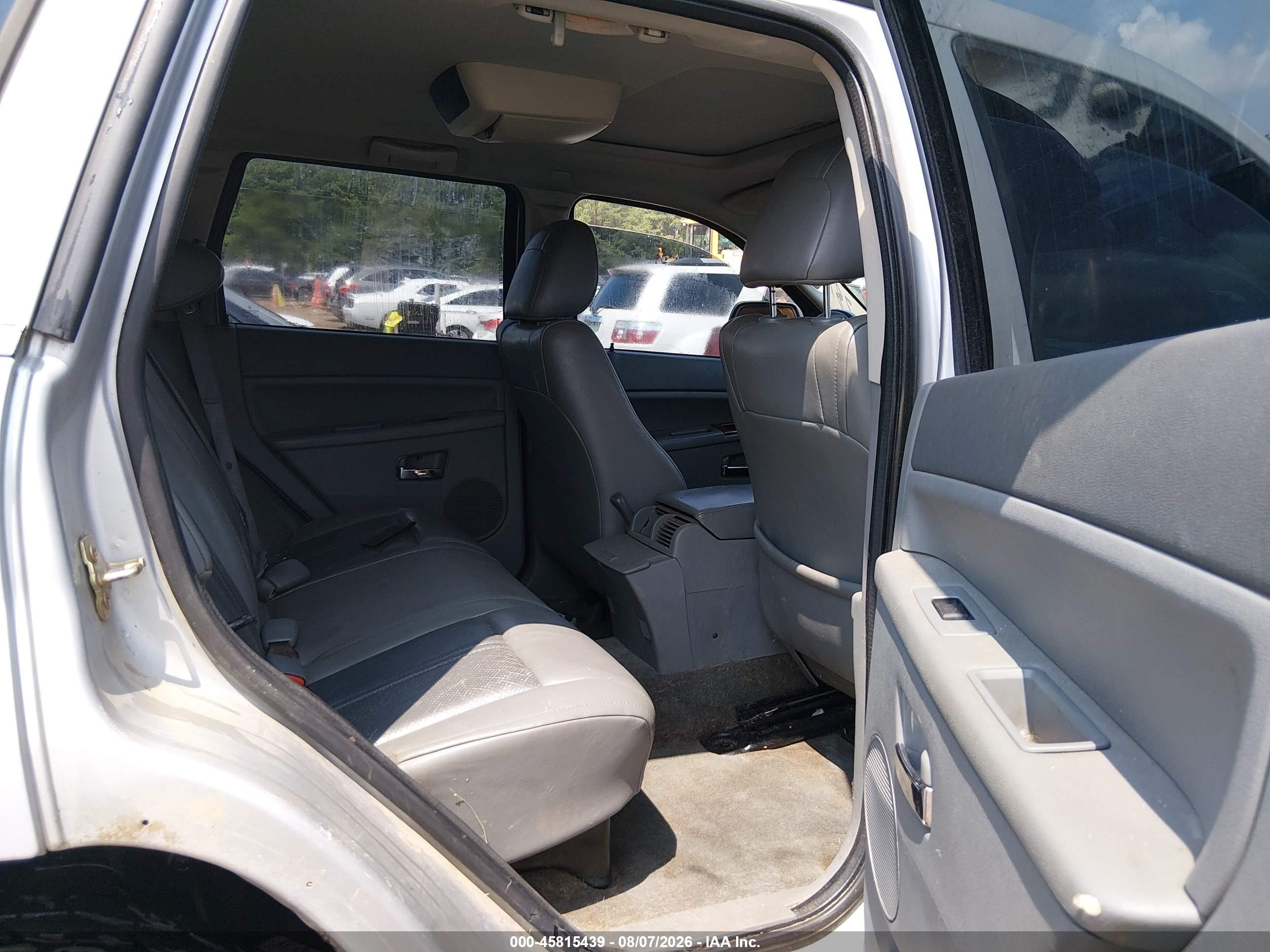 2007 Jeep Grand Cherokee Limited Silver vin: 1J8HR58237C535384