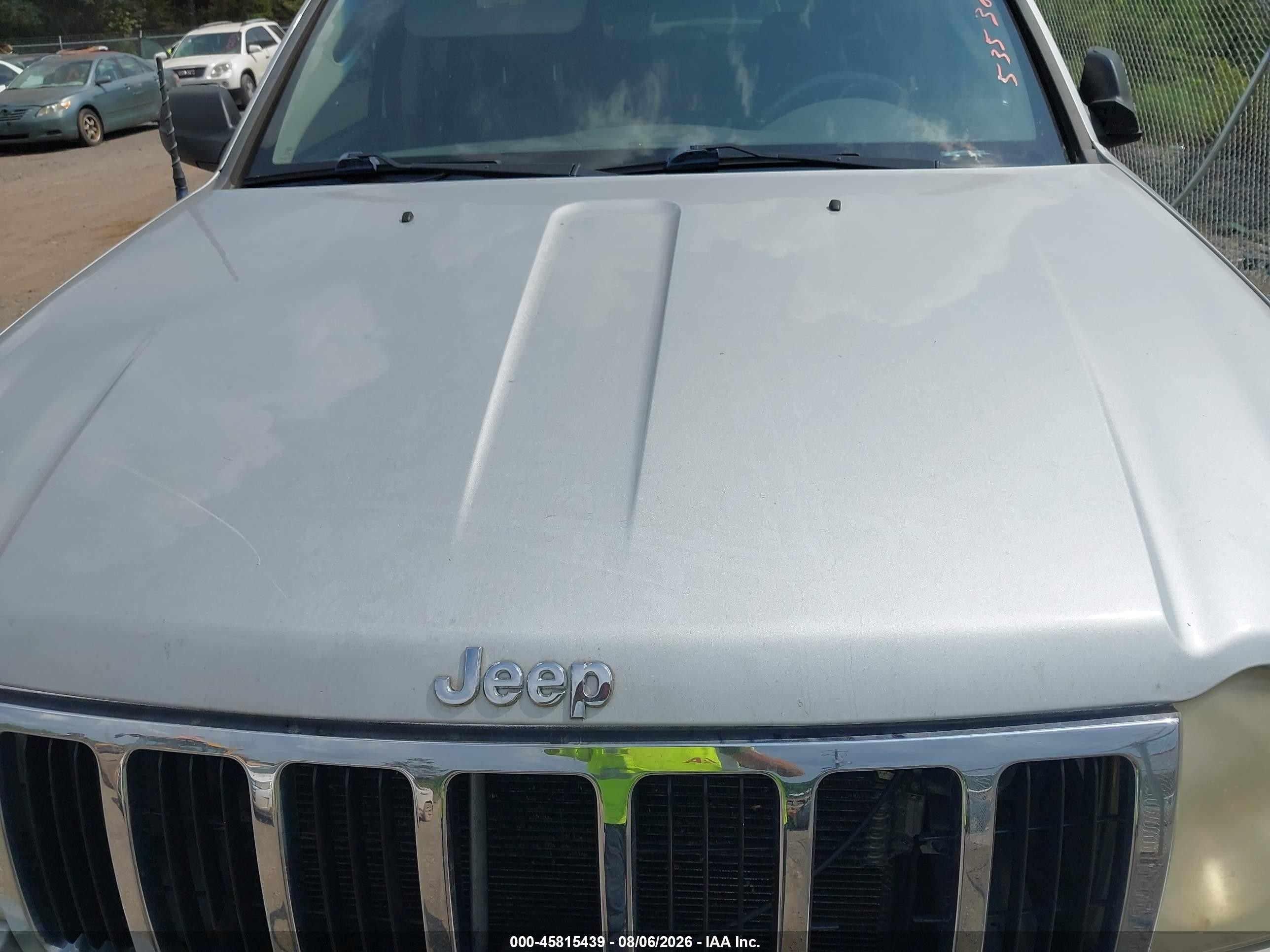 2007 Jeep Grand Cherokee Limited Silver vin: 1J8HR58237C535384