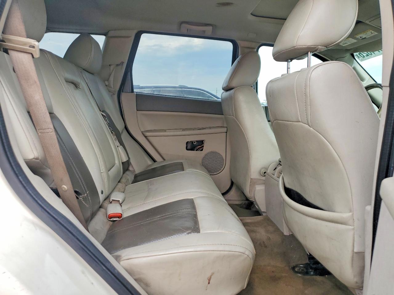 2007 Jeep Grand Cherokee Limited White vin: 1J8HR58247C512129