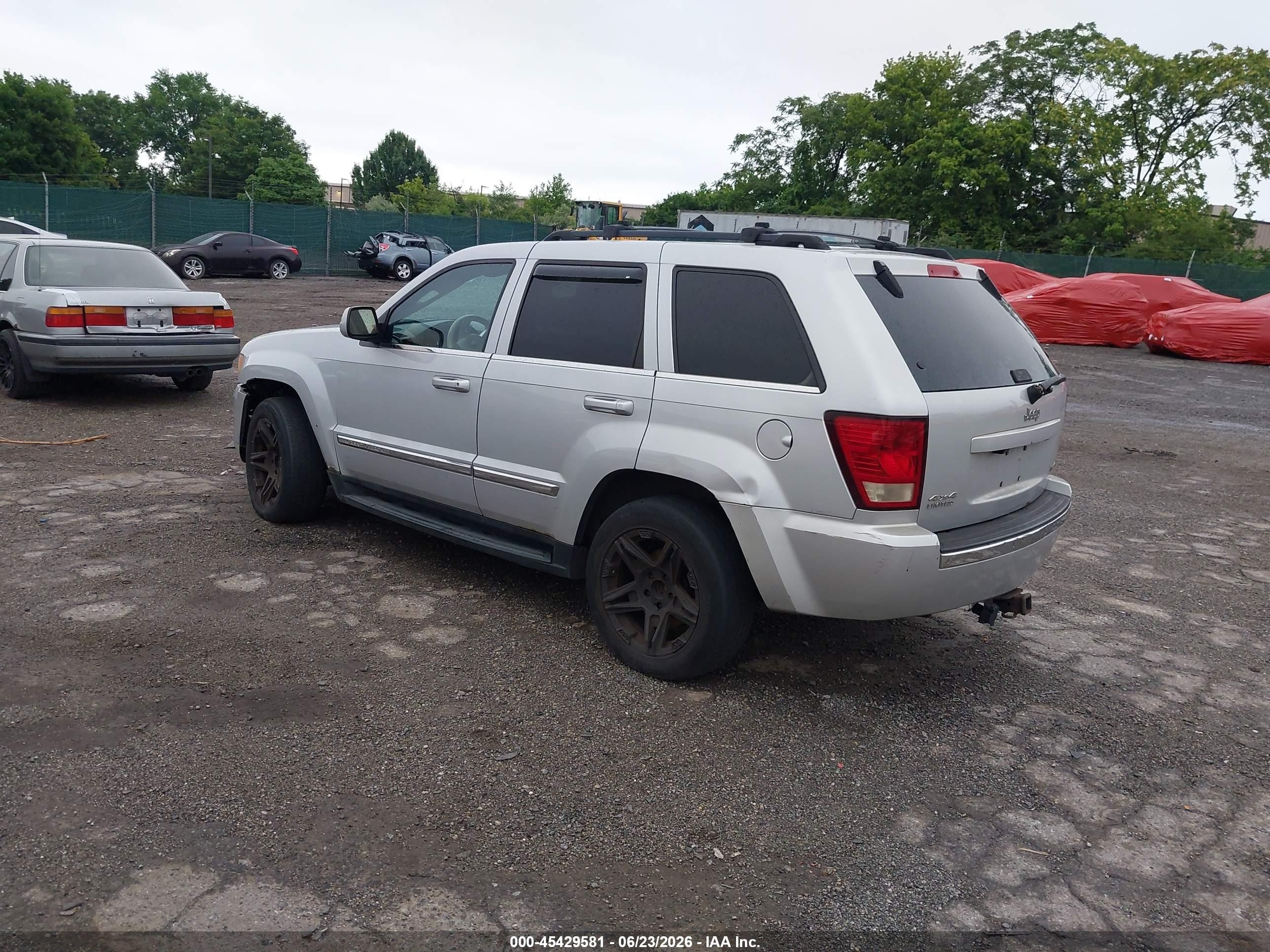 2008 Jeep Grand Cherokee Limited Silver vin: 1J8HR58248C243714