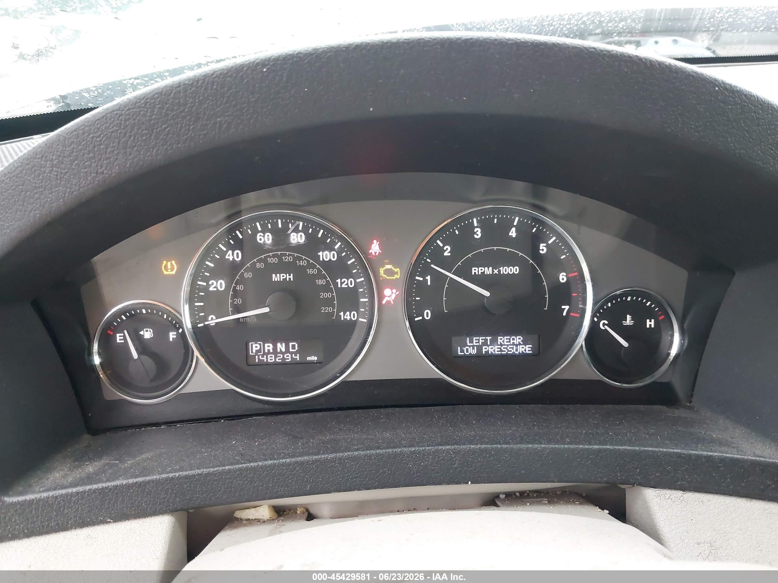 2008 Jeep Grand Cherokee Limited Silver vin: 1J8HR58248C243714