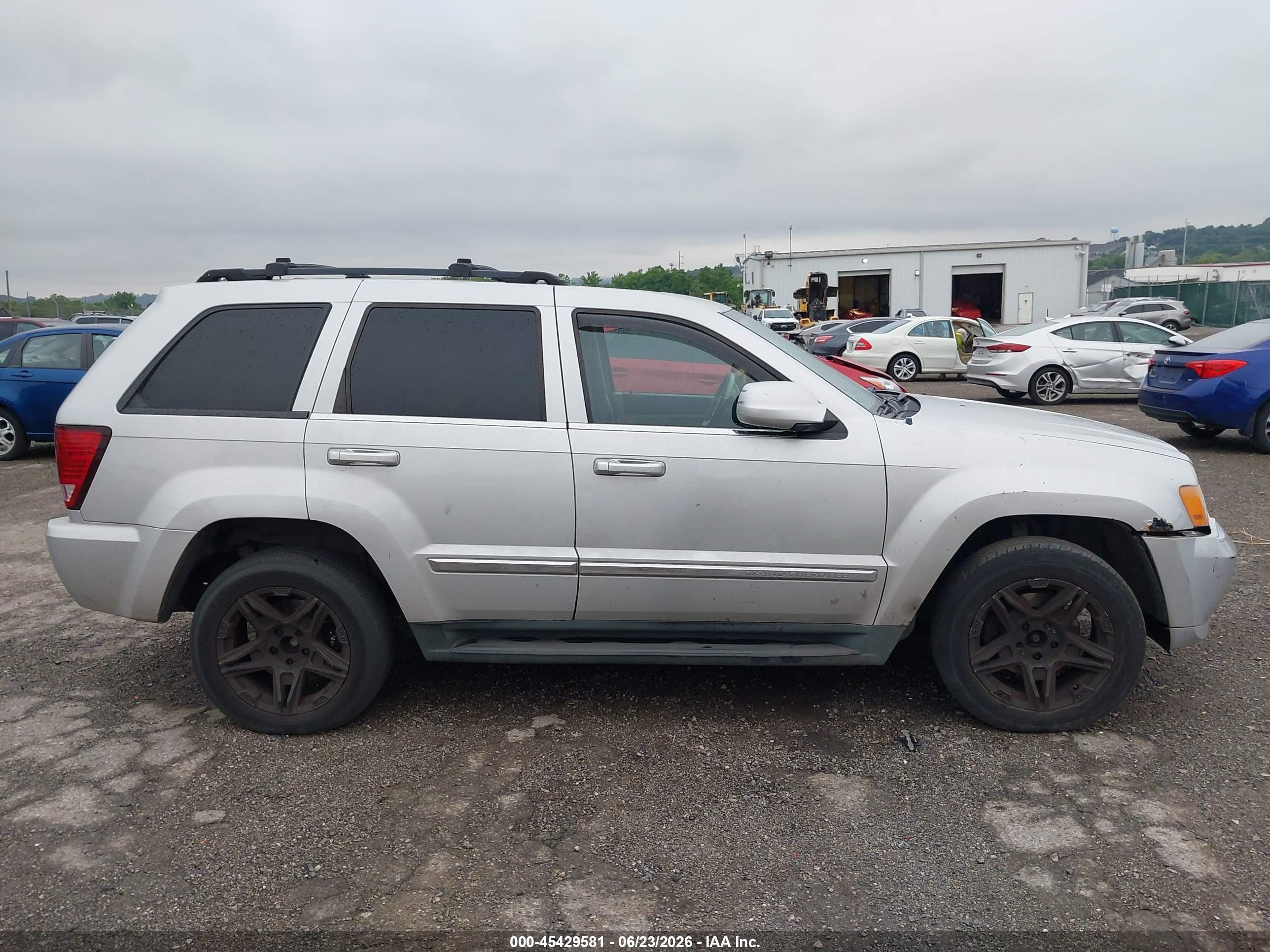 2008 Jeep Grand Cherokee Limited Silver vin: 1J8HR58248C243714