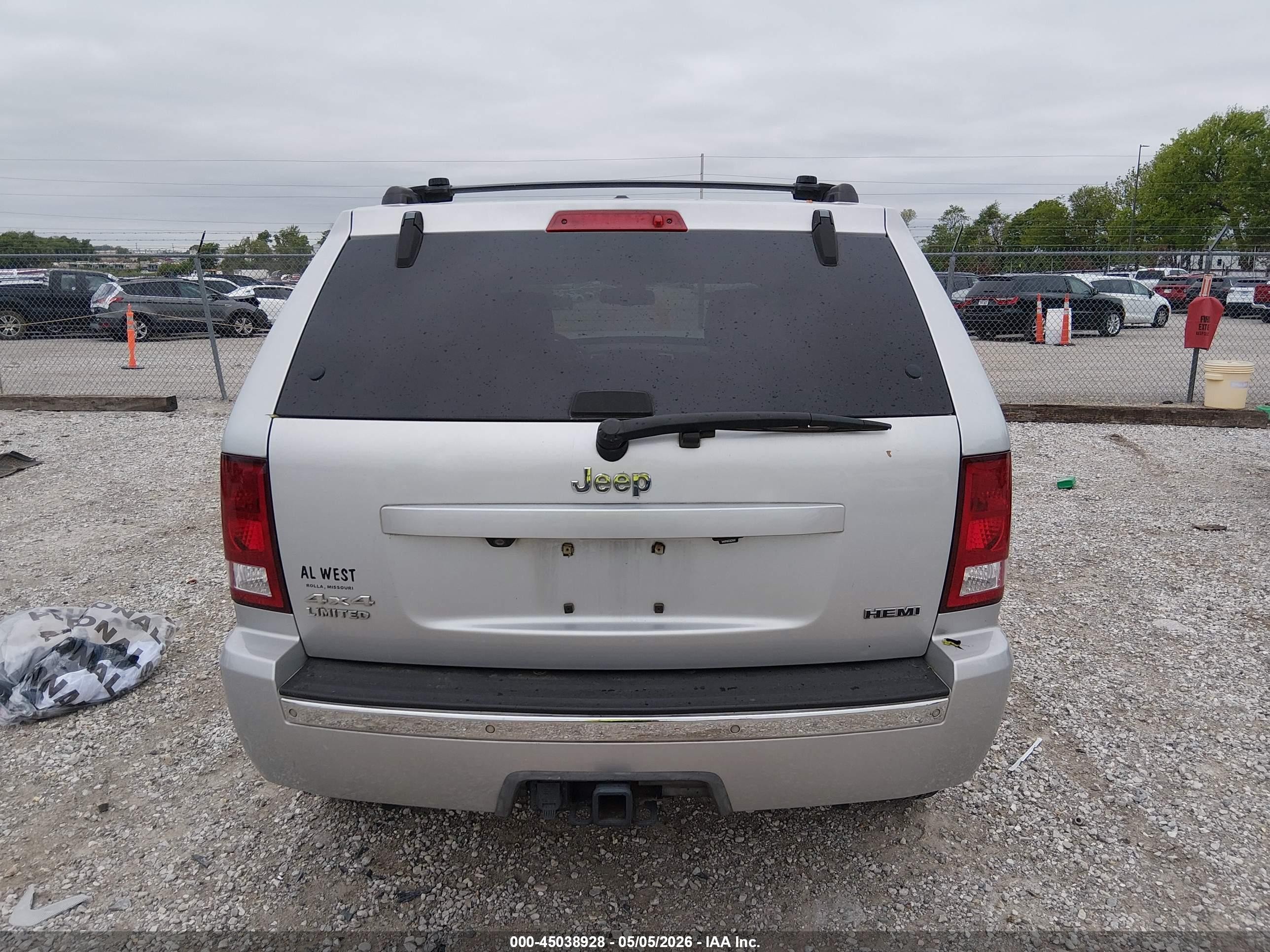 2008 Jeep Grand Cherokee Limited Silver vin: 1J8HR58258C213573